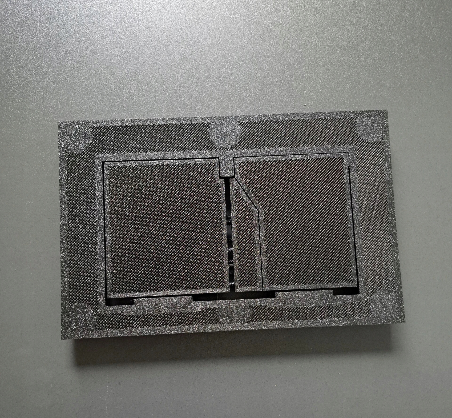 Skryté splachovací tlačítko pod obklad Geberit Omega