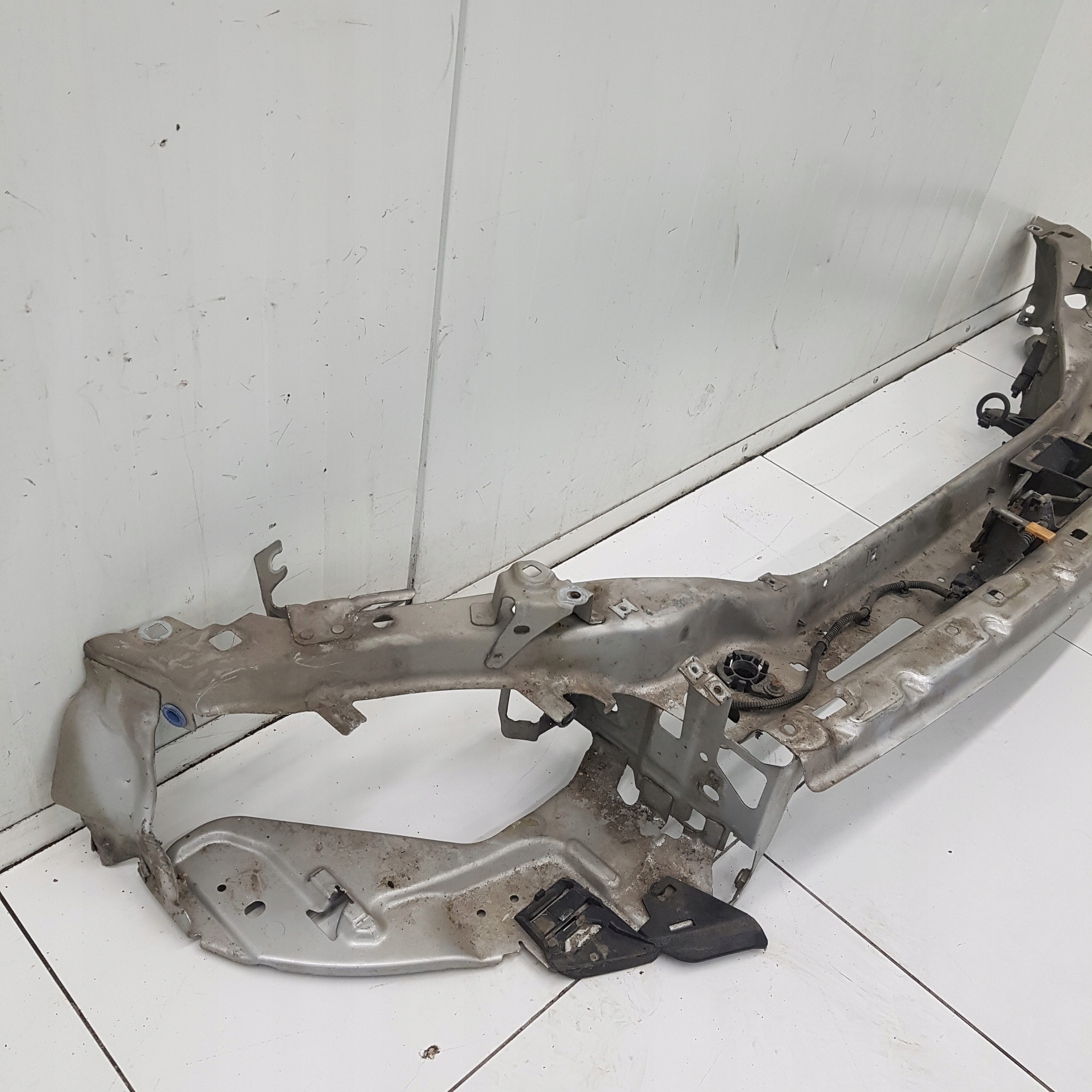 support panel for radiators VOLVO V50