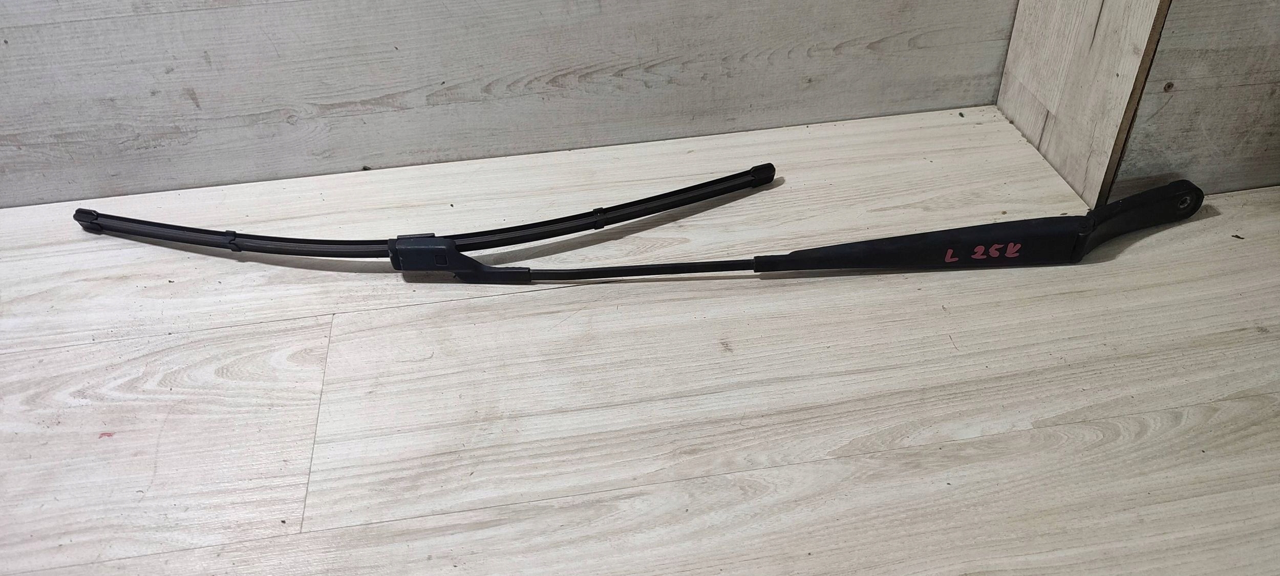 ablaktörlö kar ablak bal strona Volkswagen Caddy 8607996