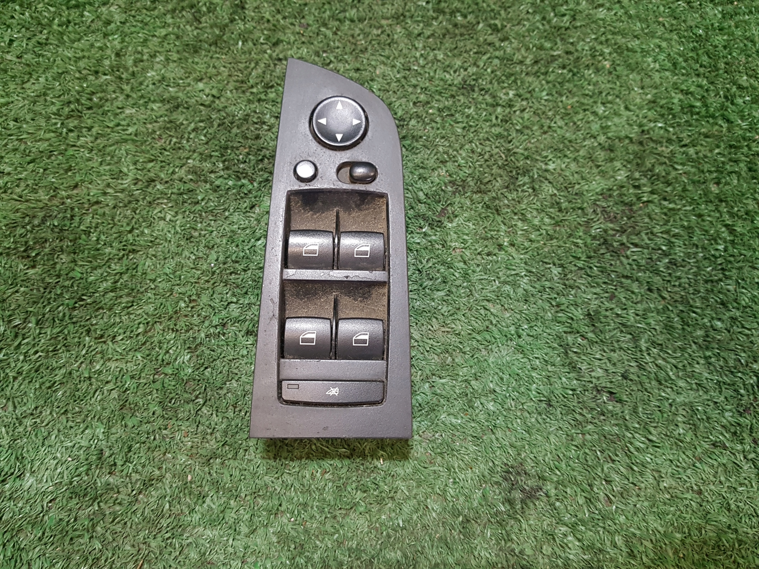 panel ovládání okna řidičů BMW E91 9132135-02