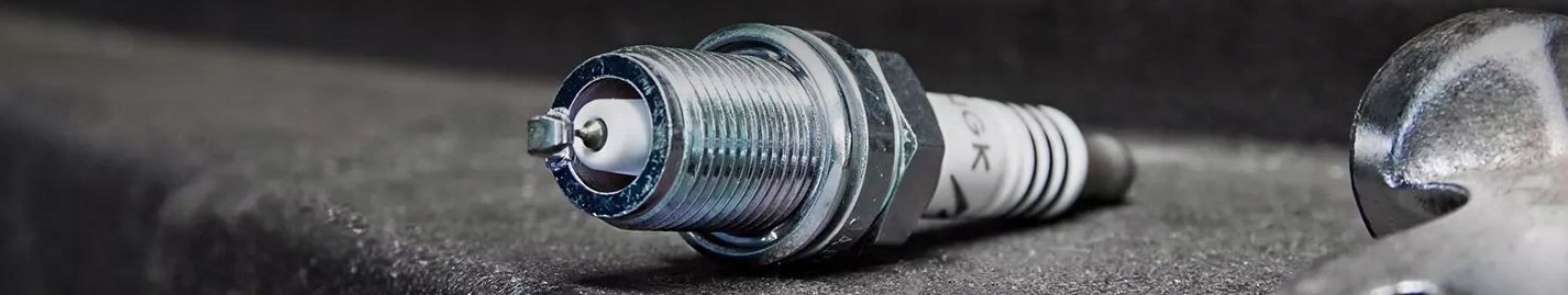 SWIECA ZAPLONOWA NGK 4549 4549 NGK Świeca zapłonowa NGK 4549 Długość gwintu 12,7 mm