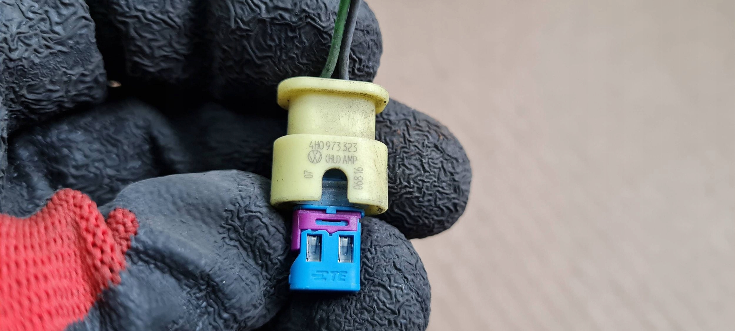 A4 B9 8W impact sensor connecting spoiler 4M0959651 A5 8W Q7 4M Q5 80A