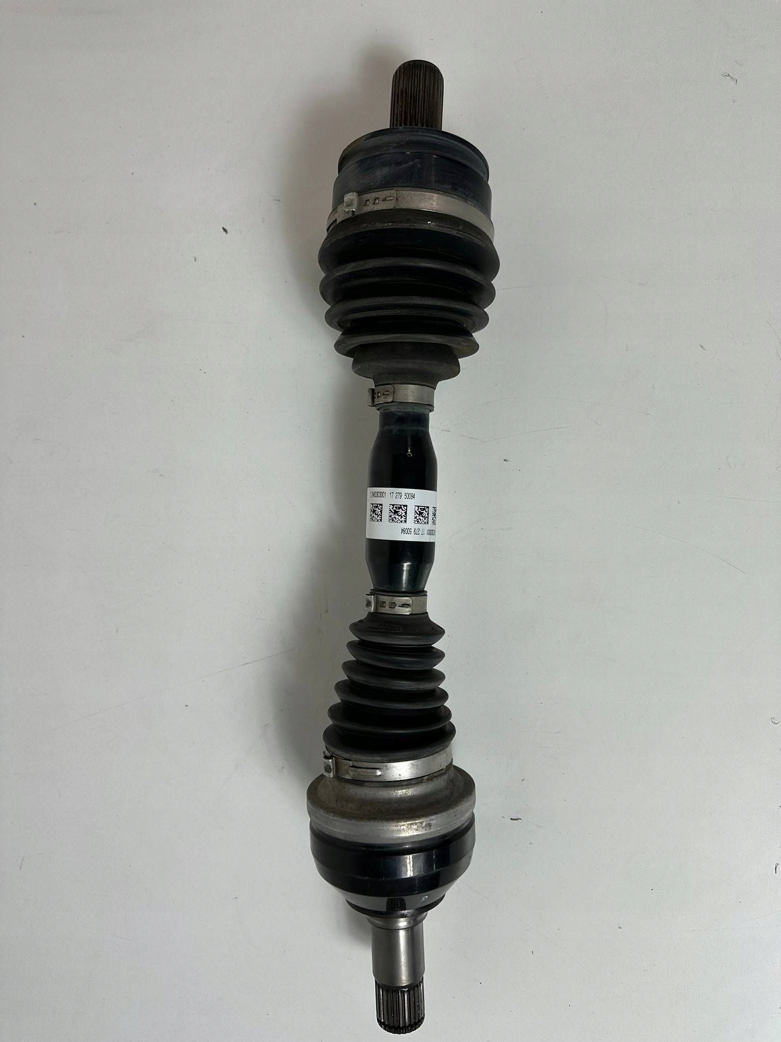 Mercedes GLA W156 1.5 D semi-axis front left A2463303001