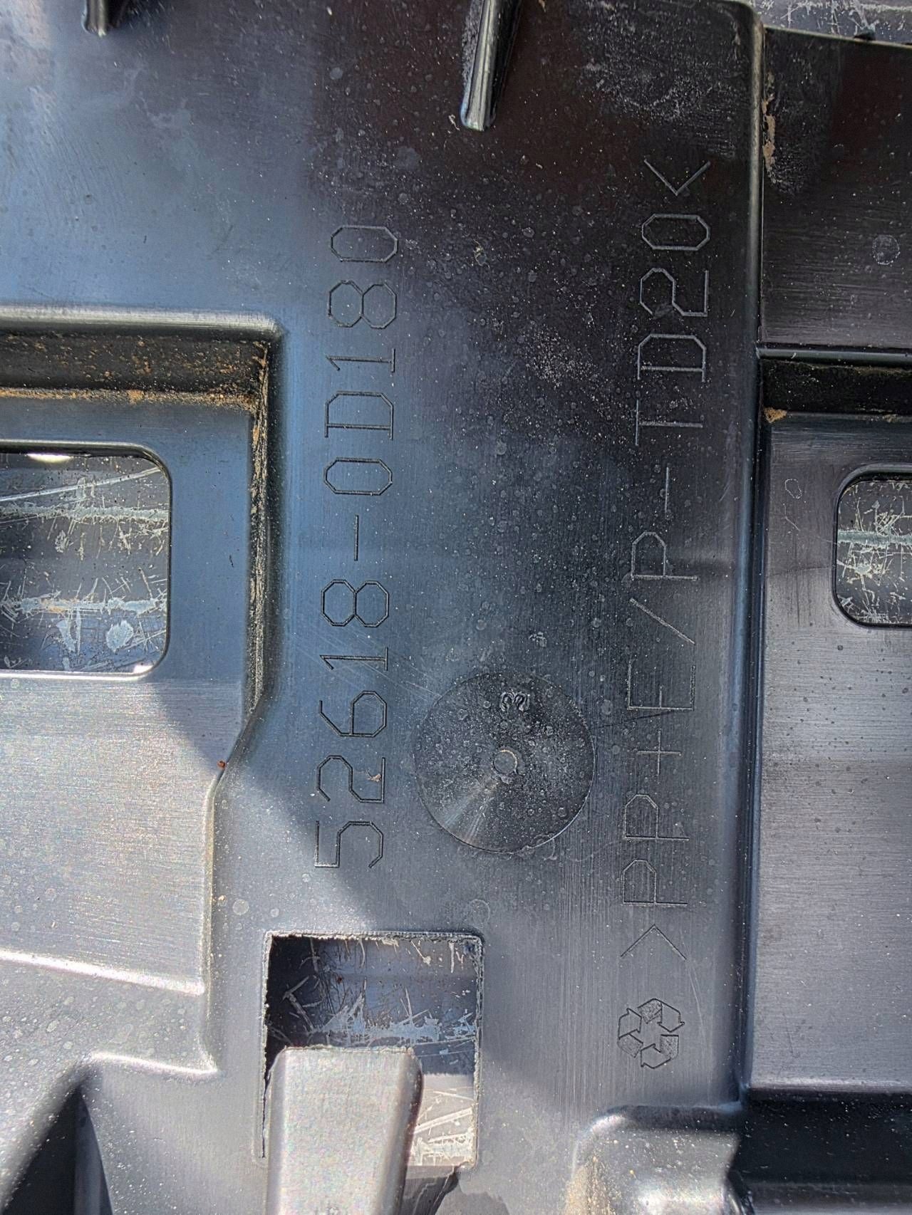 cover below front bumper front Toyota Yaris Cross 526180D180