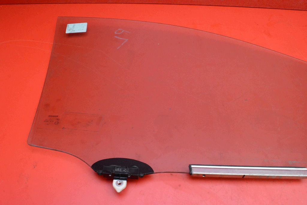 window side left front front TOYOTA COROLLA E18 13-18