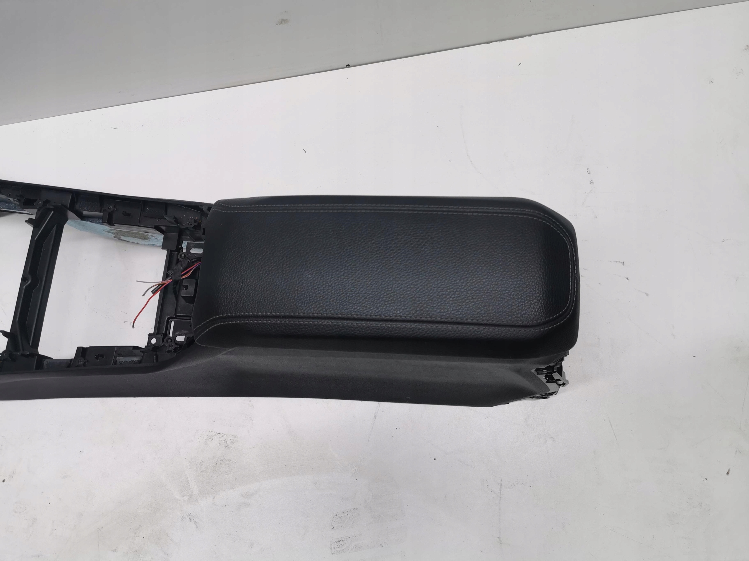 TUNEL central armrest BMW 1 F40 M135I 6823558