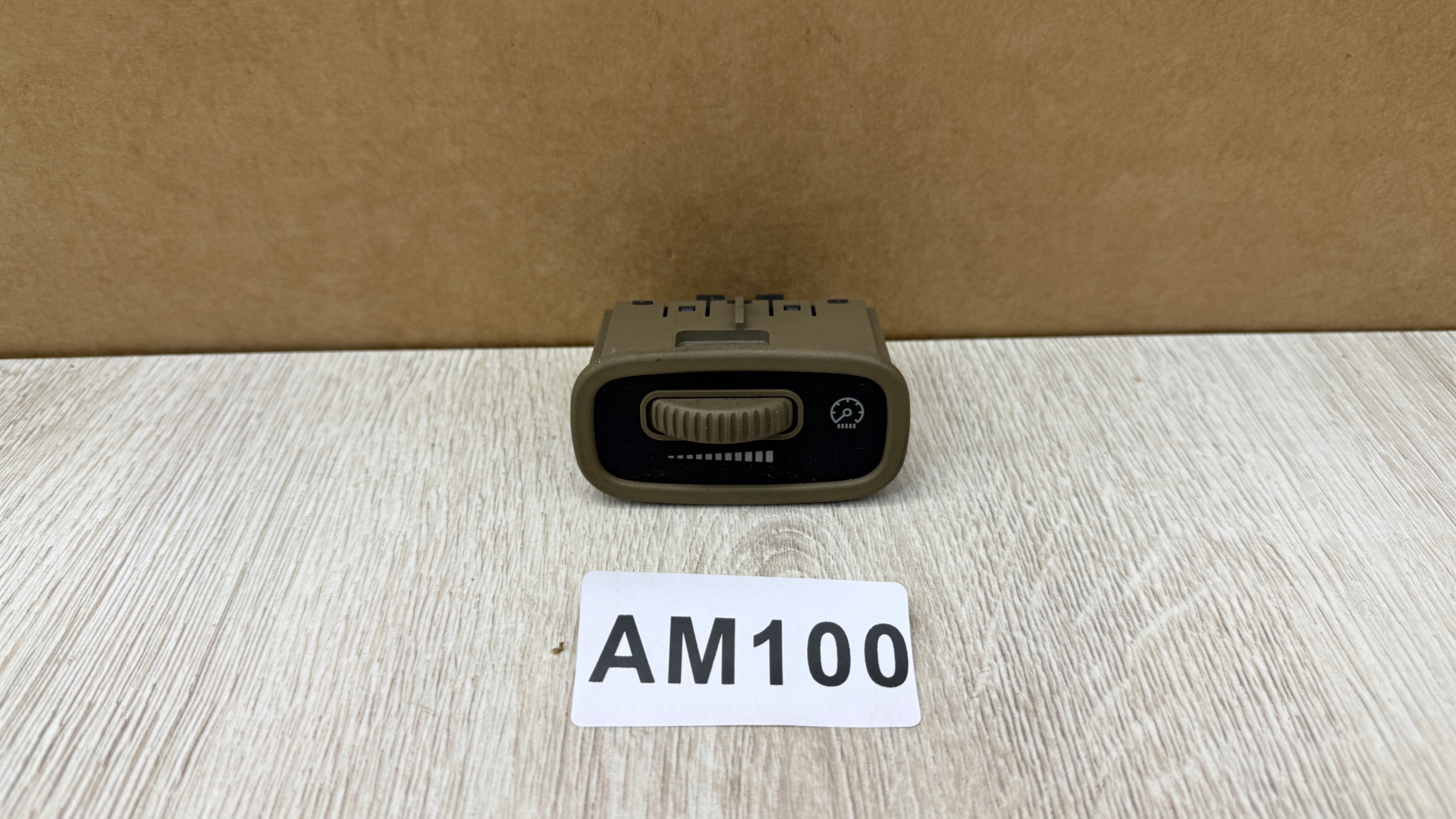 JAGUAR S-TYPE REGULACJA JASNOSCI PANEL switch XR83-13740 AM100