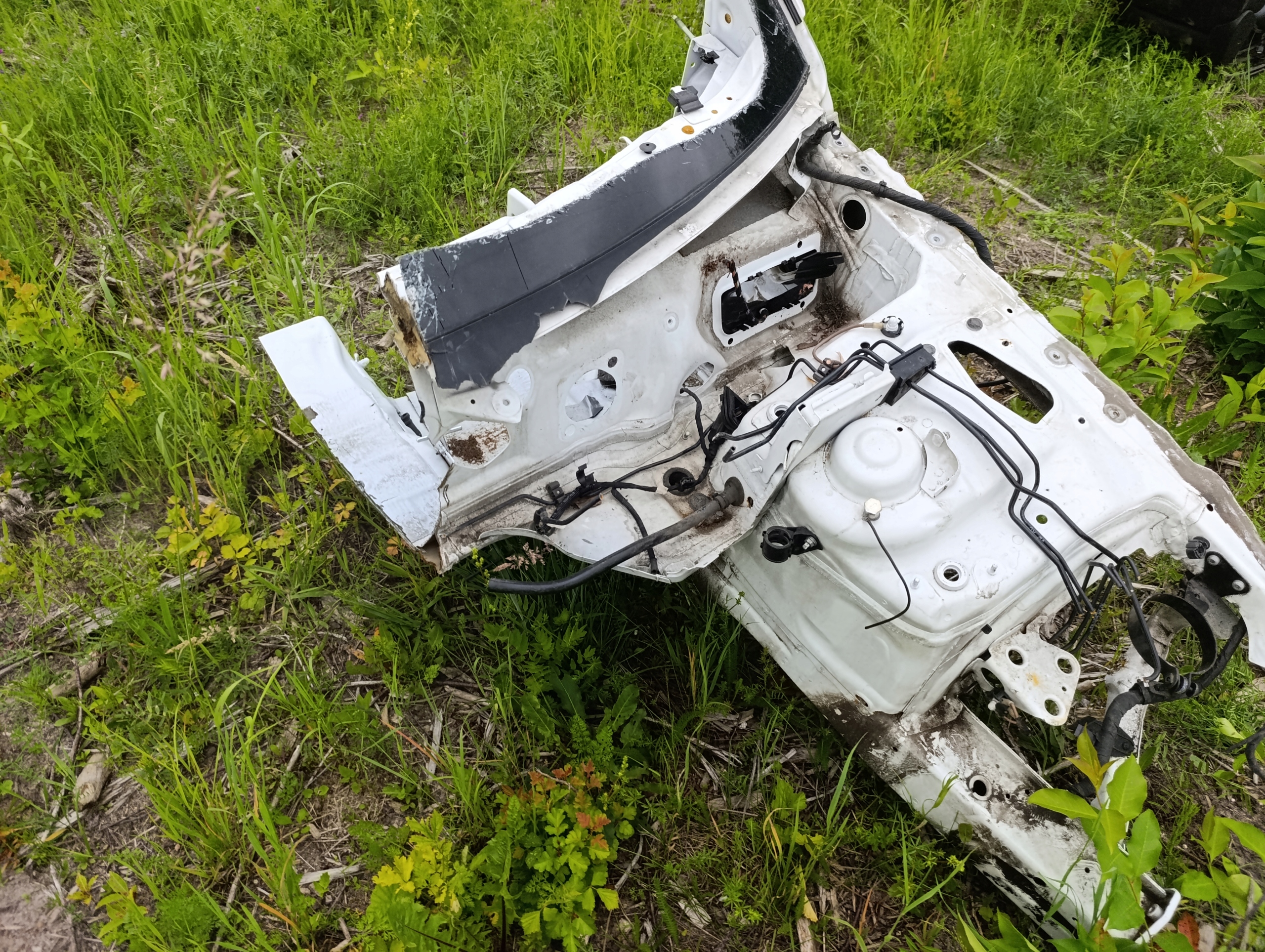 čtvrtka levá přední levý předek audi a4 b8 ly9c