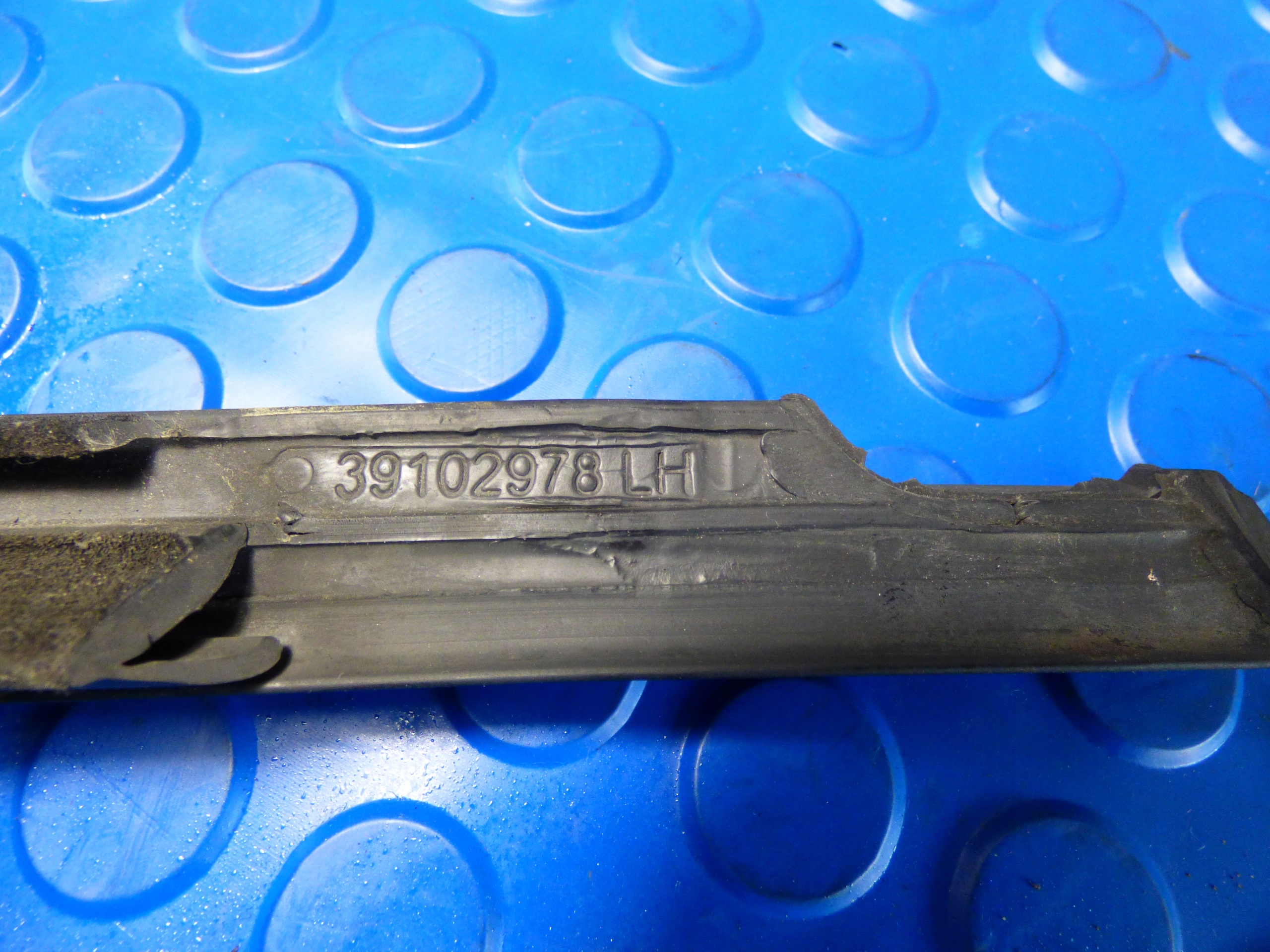 moulding dust parapetowa left front ASTRA K V