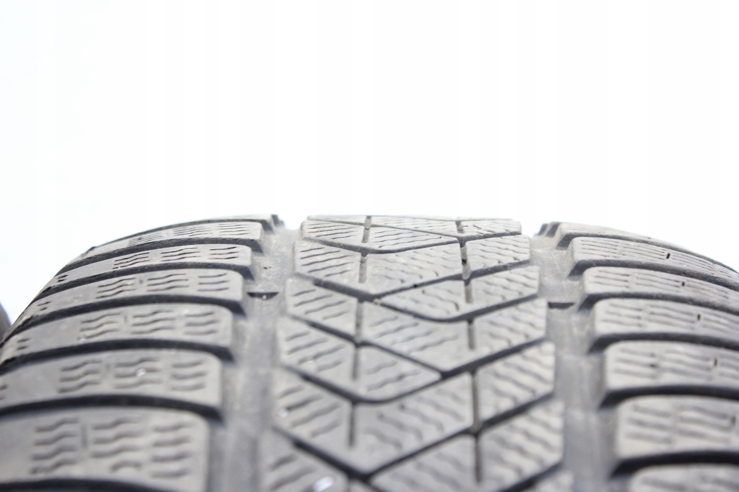 245/50R19 OPONY ZIMOWE PIRELLI SOTTOZERO 3 * 2018r Sezon zimowe