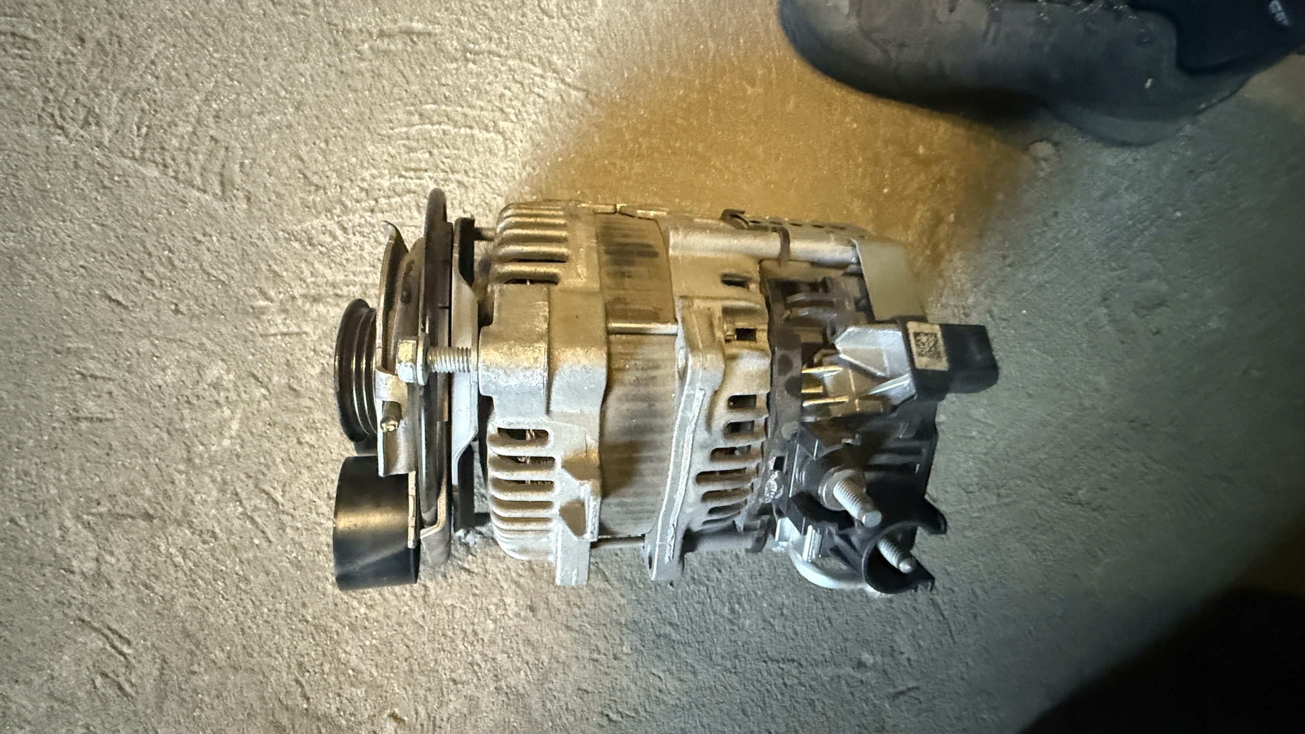BMW X3 G01 X4 G02 генератор 8490438 B47 2.0d