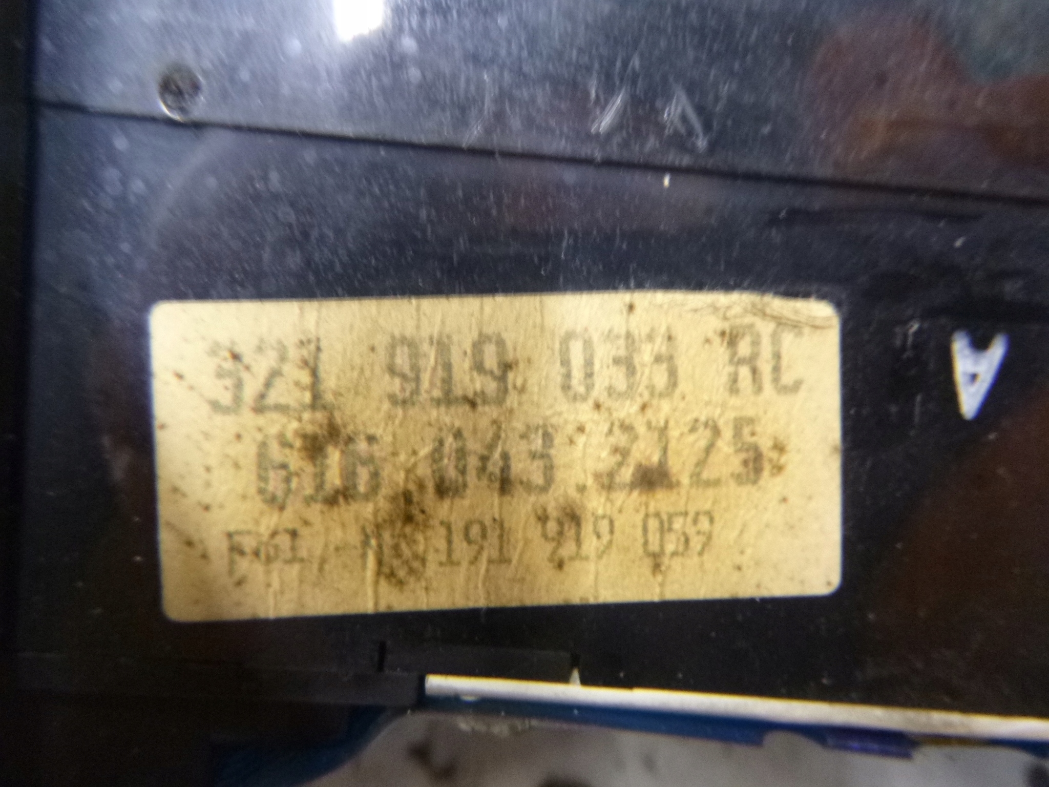 dials VW Passat B2 1.6D 1982r. 321919033