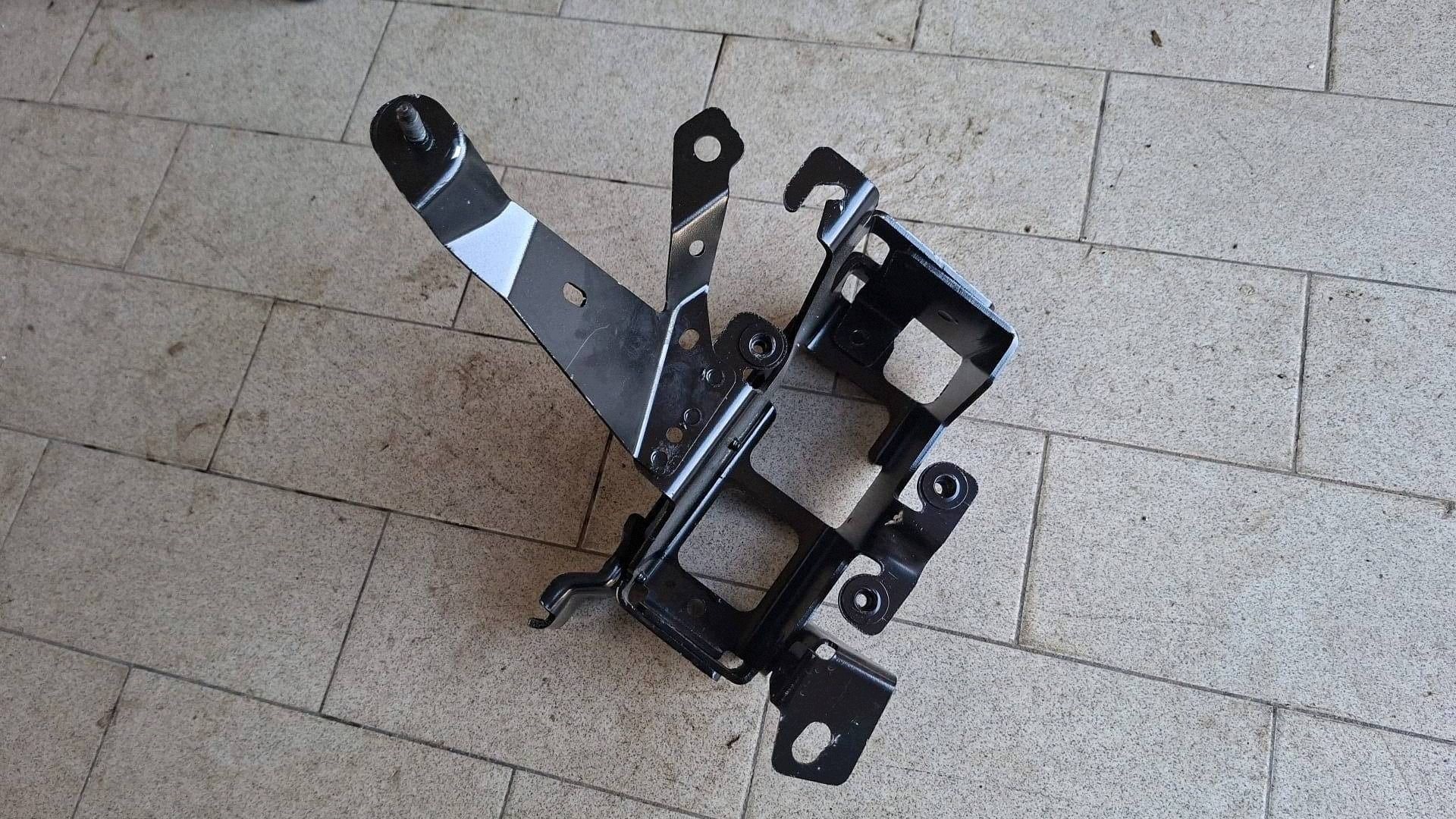 bracket holder Dacia Bigster R1310 4x4 673734435R