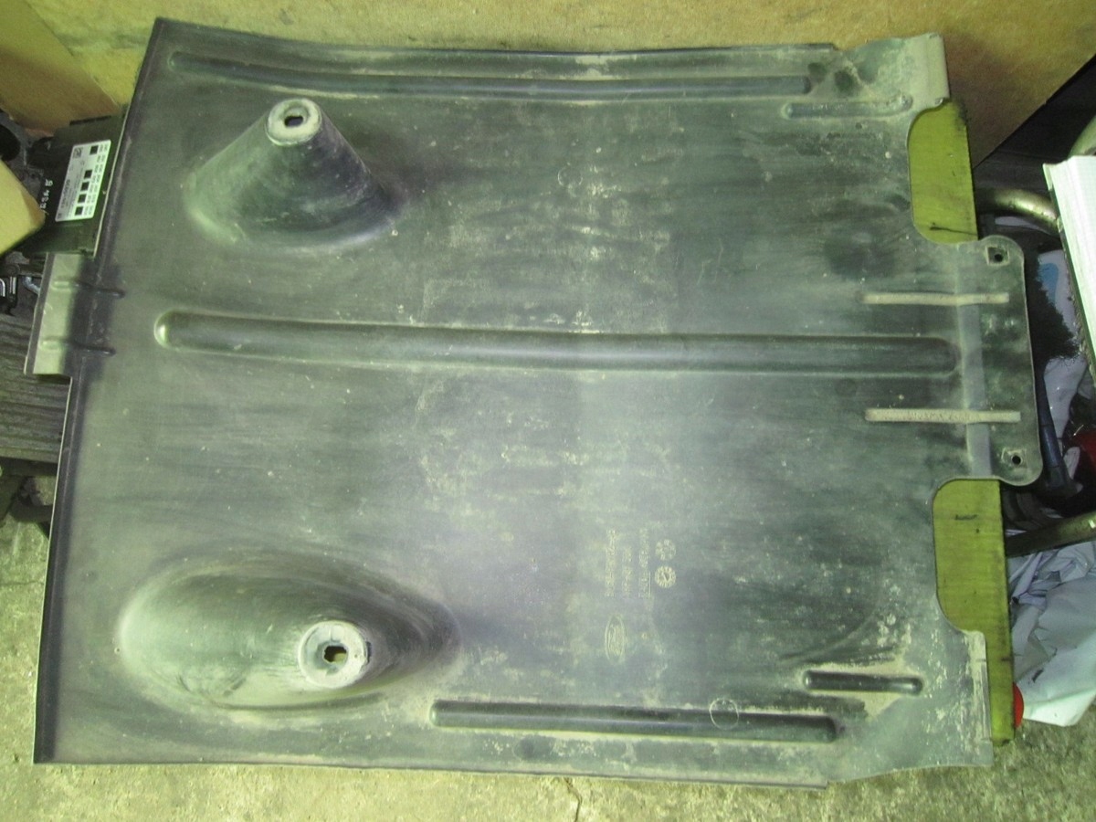 BM51F11782AB - FORD FOCUS MK3 УНИВЕРСАЛ ЗАДНЯЯ КРЫШКА ШАССИ