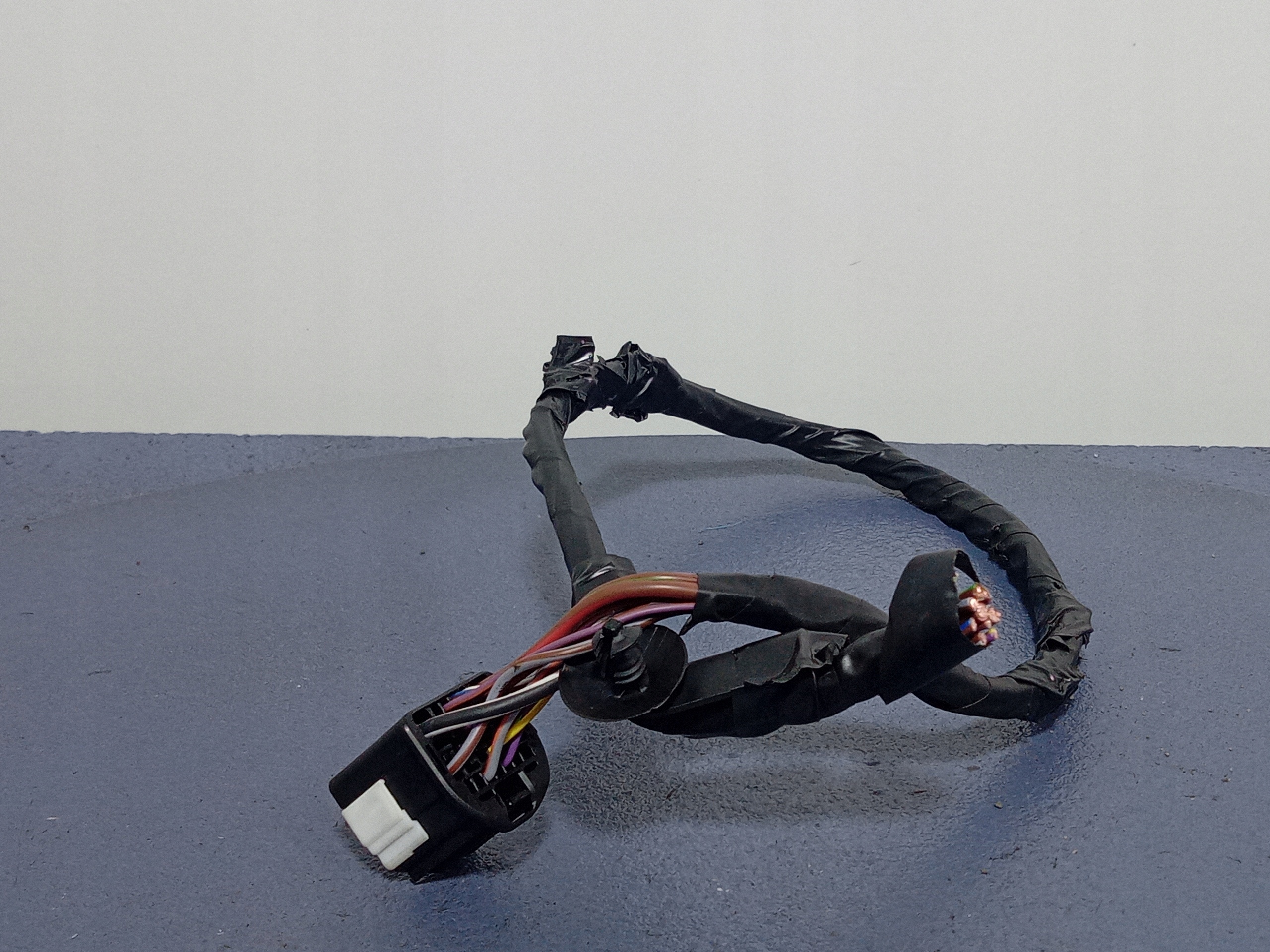 FORD MONDEO MK5 КУБ СТІЙКИ ДВЕРІ ЗАДНІЙ ПРАВИЙ