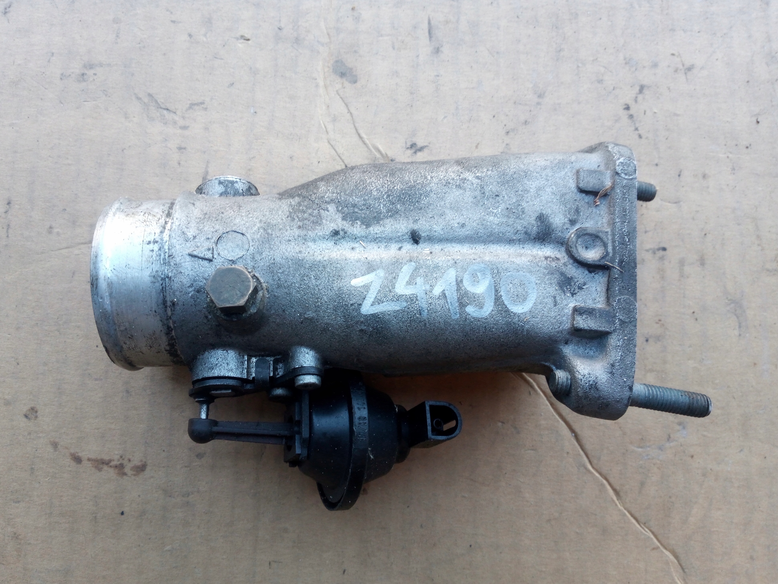 Audi OE 4B0145950 ДРОССЕЛЬНАЯ ЗАСЛОНКА
