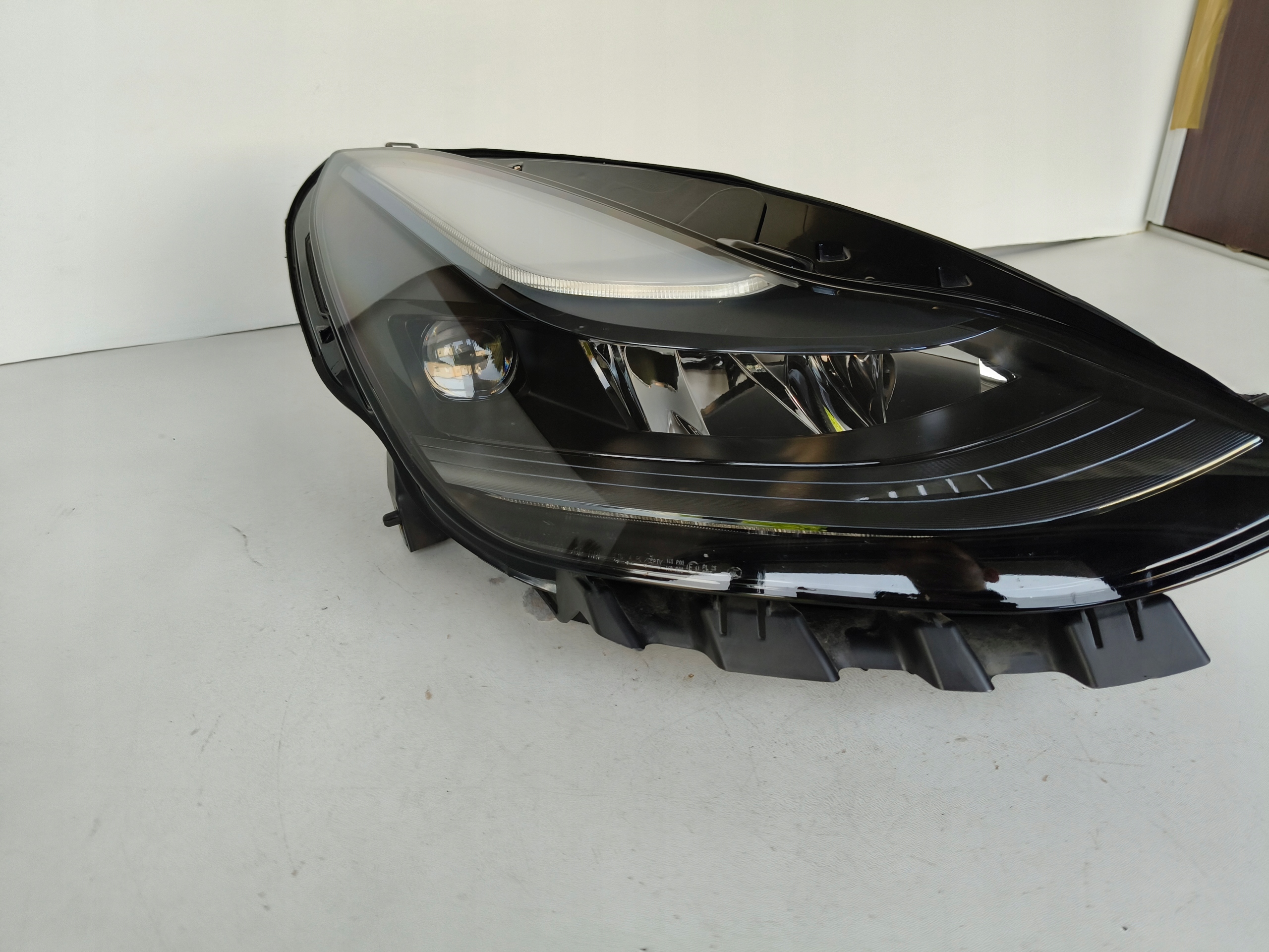 light right REFLEKTOR TESLA MODEL 3 Y 20- LIFT FULL LED