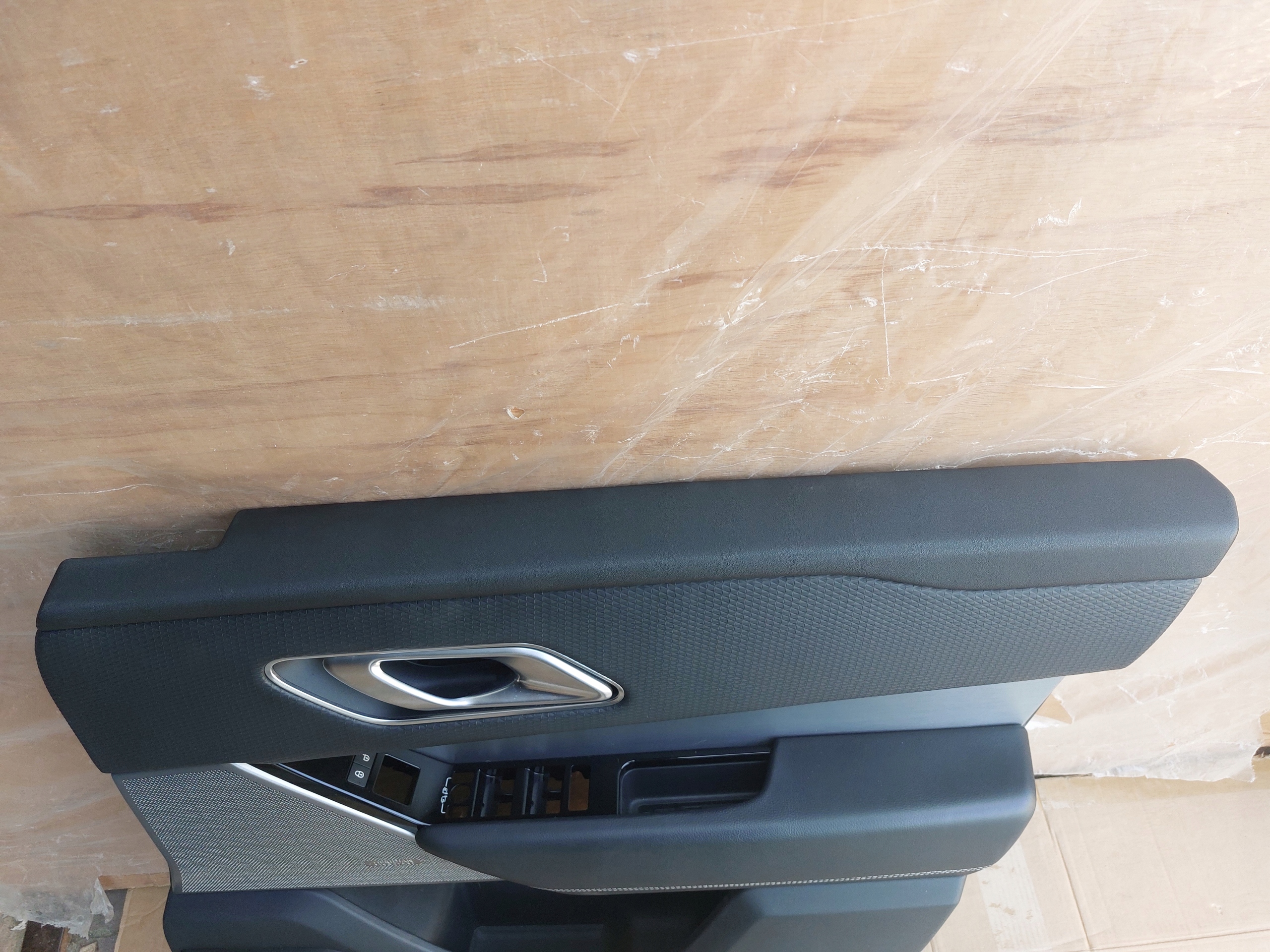 RANGE ROVER VELAR L560 19r side door front right