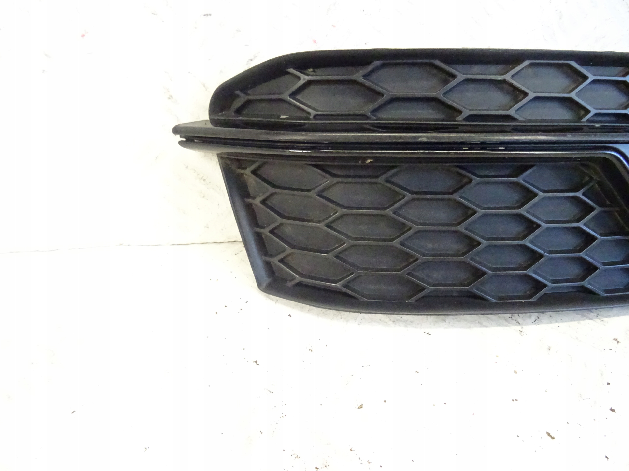 grid of a bumper front front right AUDI A5 LIFT S-LINE