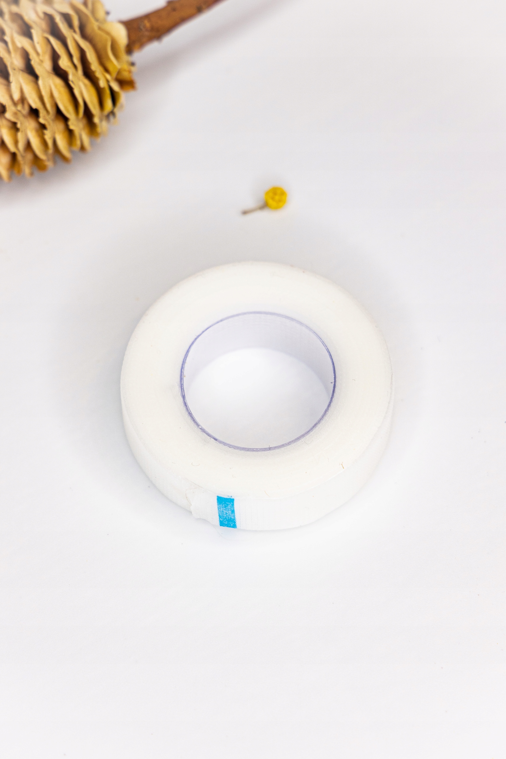 TAŚMA PERFOROWANA DO PRZEDŁUŻANIA RZĘS 1,25 CM X 9 M Rodzaj taśmy