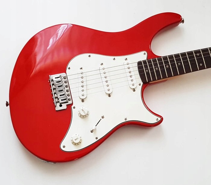 Peavey Raptor RED SSS Gitara Elektryczna