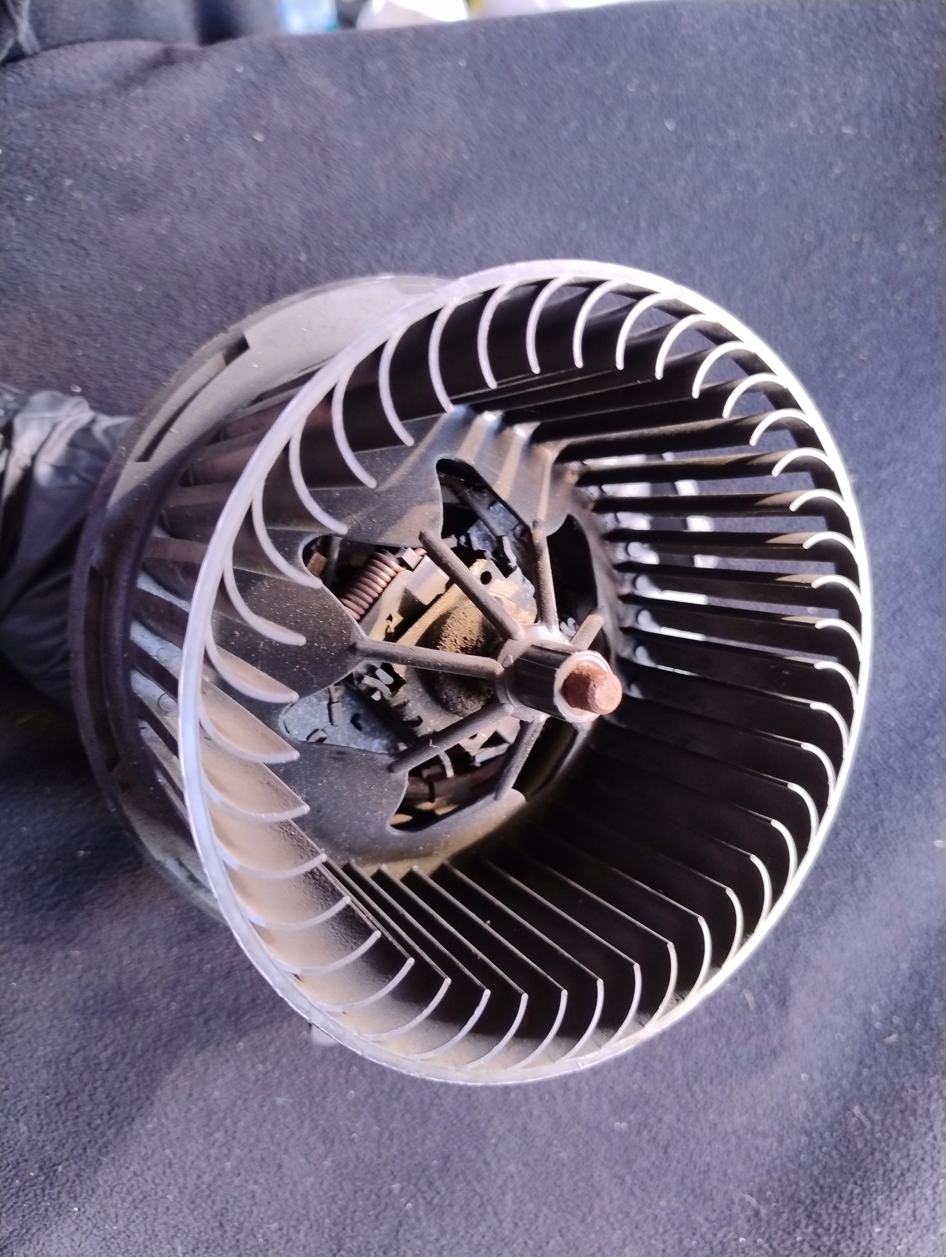 heating VOLKSWAGEN TOURAN and 1K1819015C