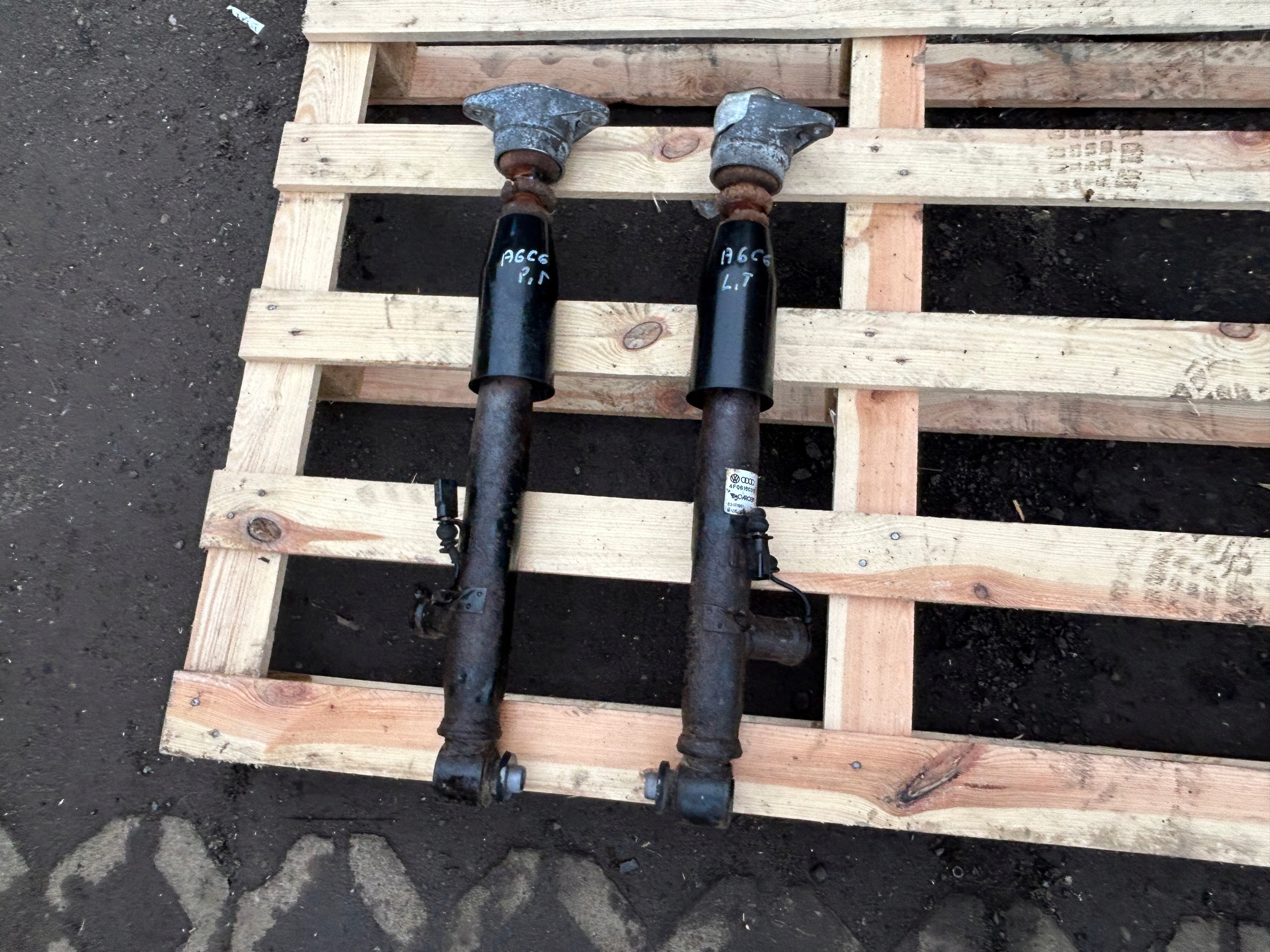 AUDI A6 C6 Stoßdämpfer heck PNEUMATYCZNY 4F0616031F