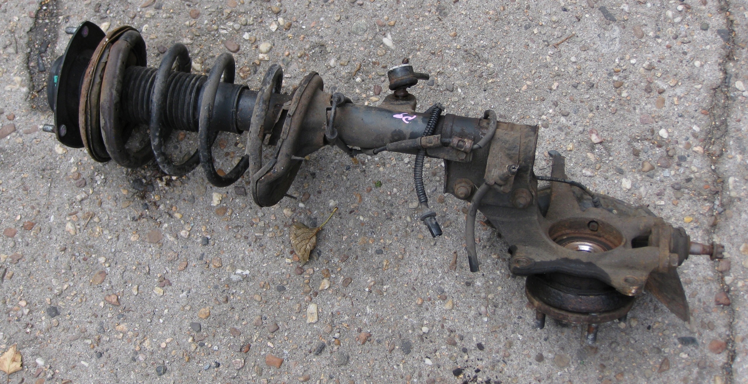 HYUNDAI TUCSON and 08R MCPERSON right front swing AMARTYZATOR