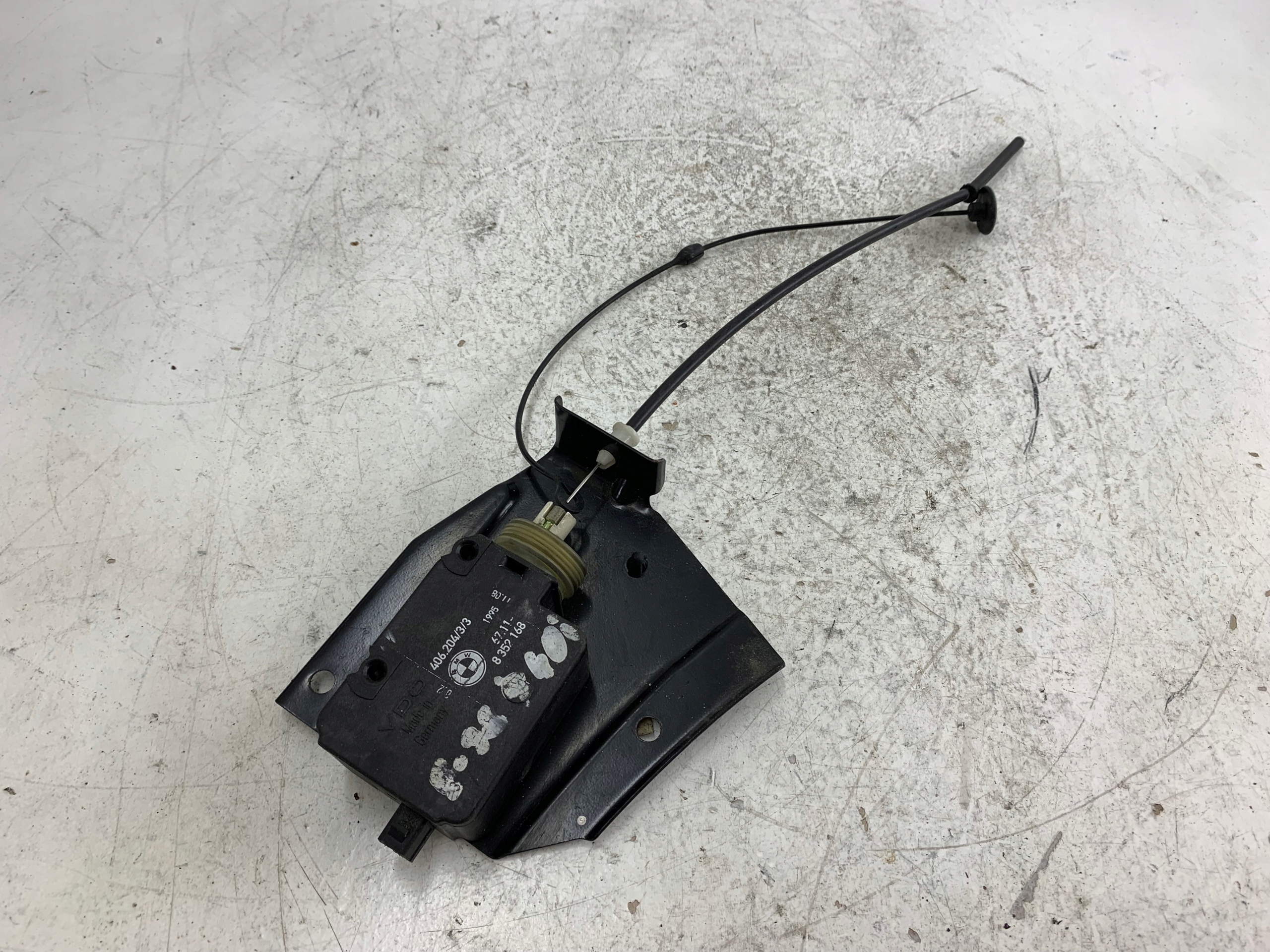 BMW E39 amortizer vratašca rezervoara goriva 8352168