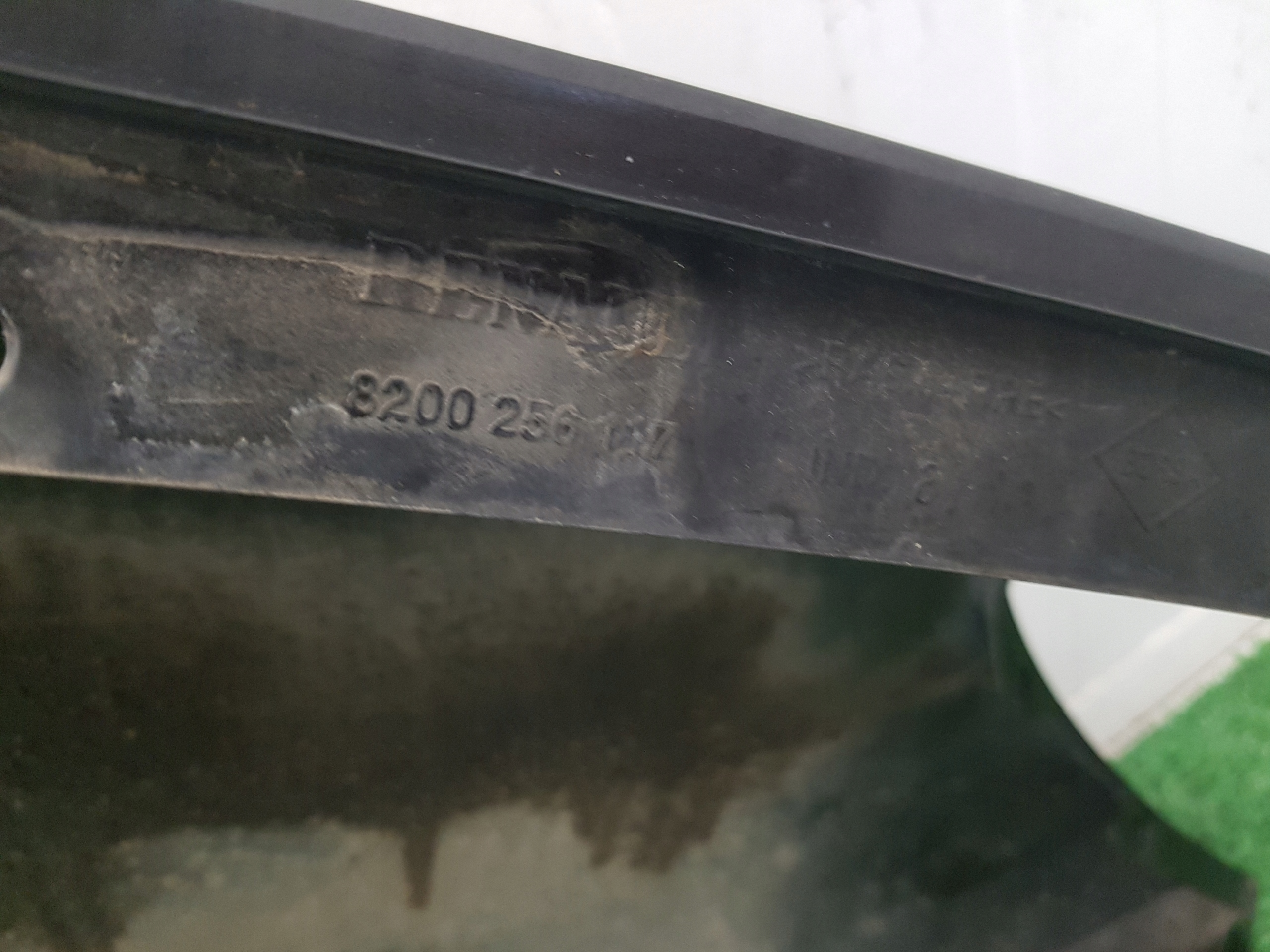 fender left front RENAULT CLIO 3