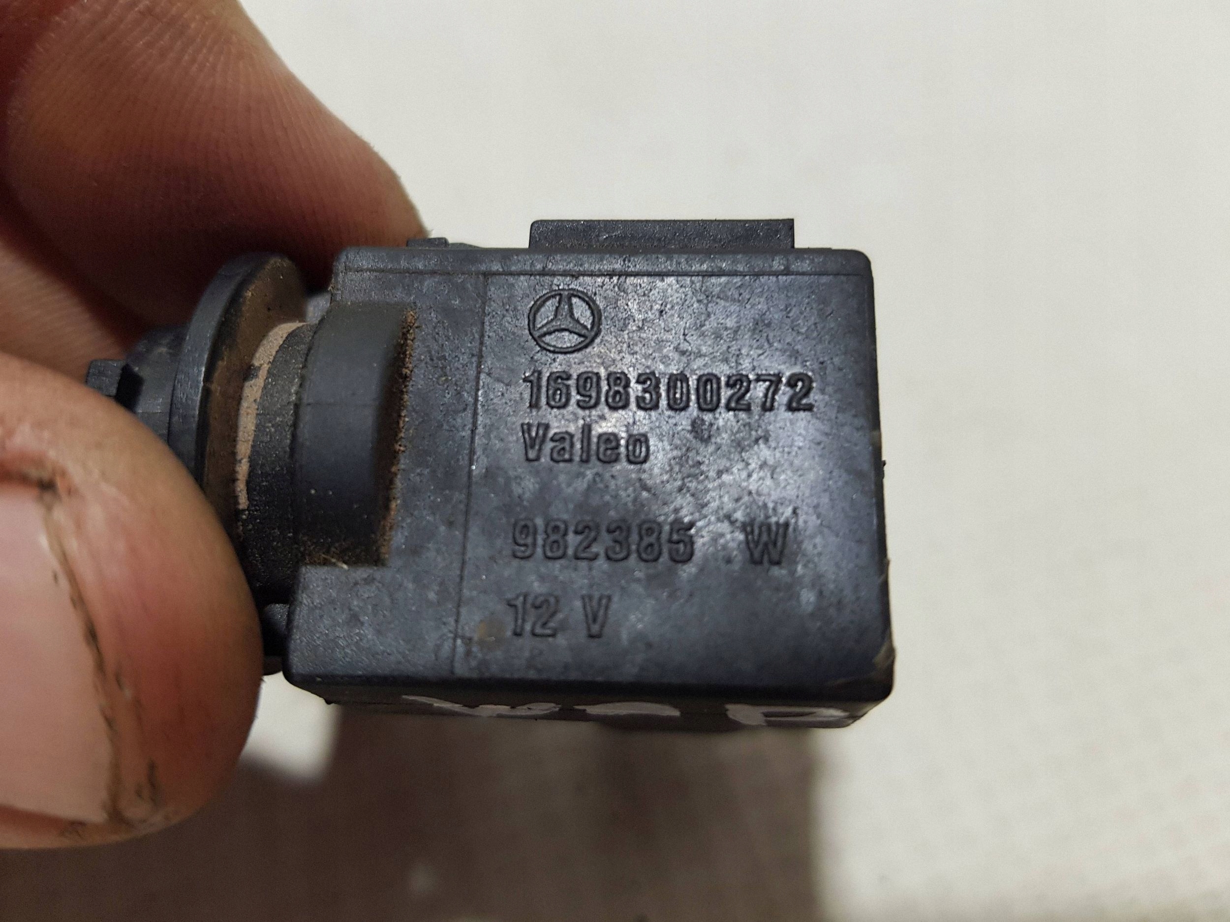 Sensor jakosci luft Mercedes ML W164 GL X164 1698300272