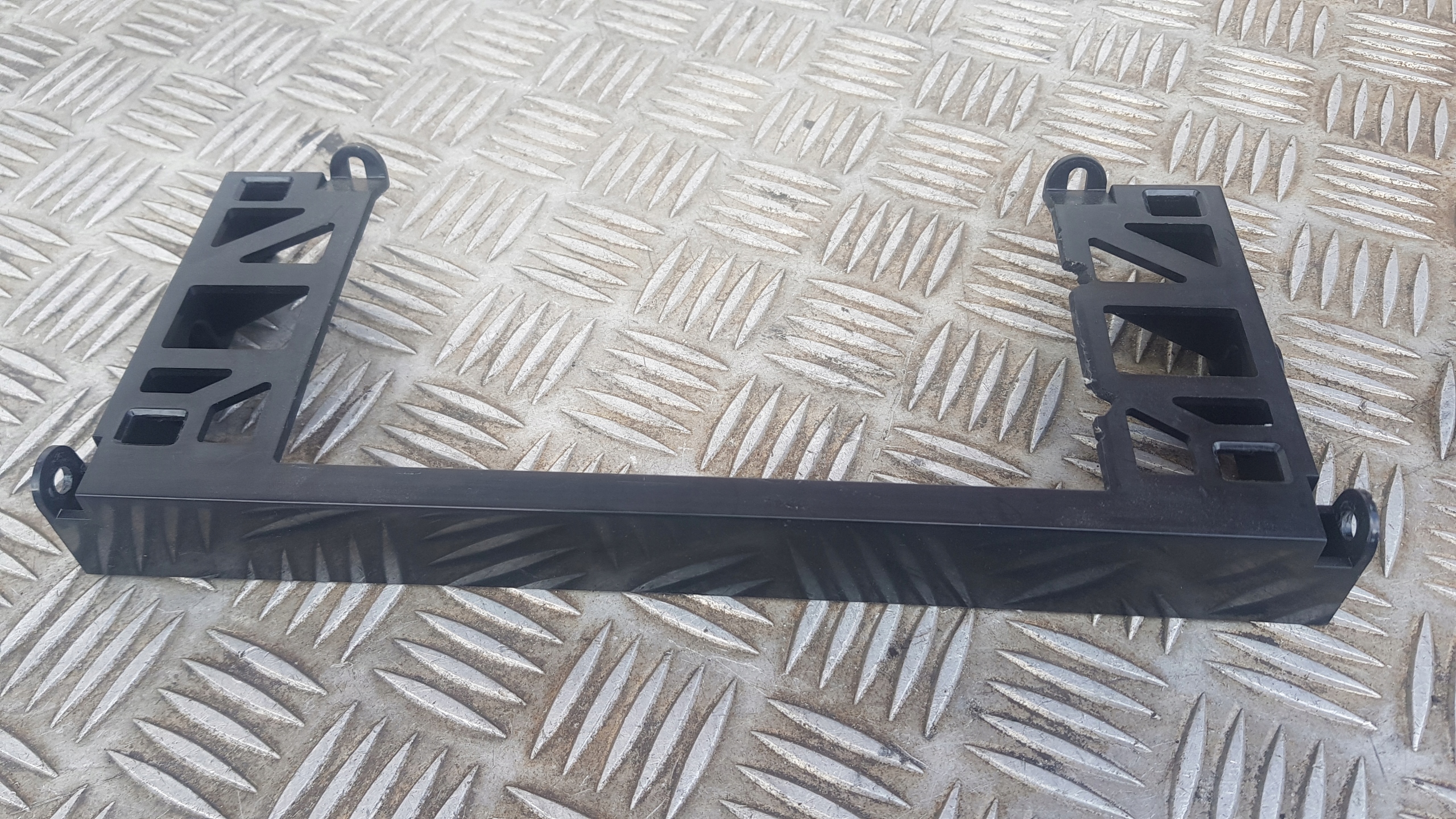BMW E39 frame cover spoiler B-9307