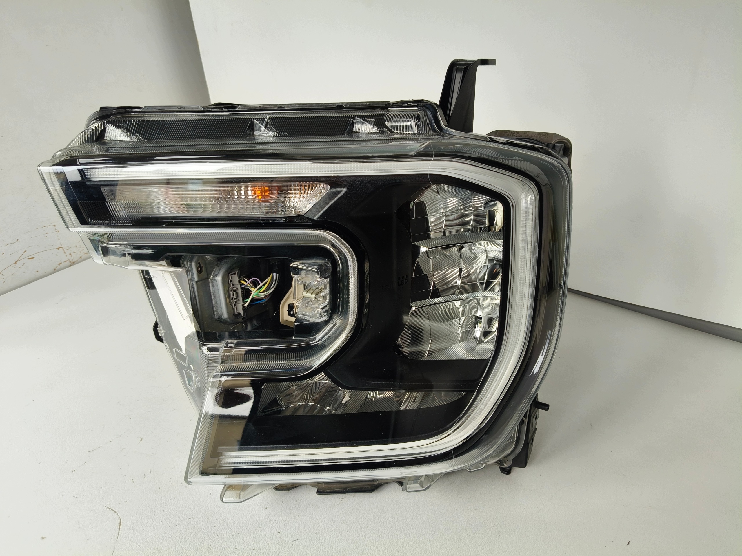 světlo levá REFLEKTOR FORD RANGER 23- FULL LED