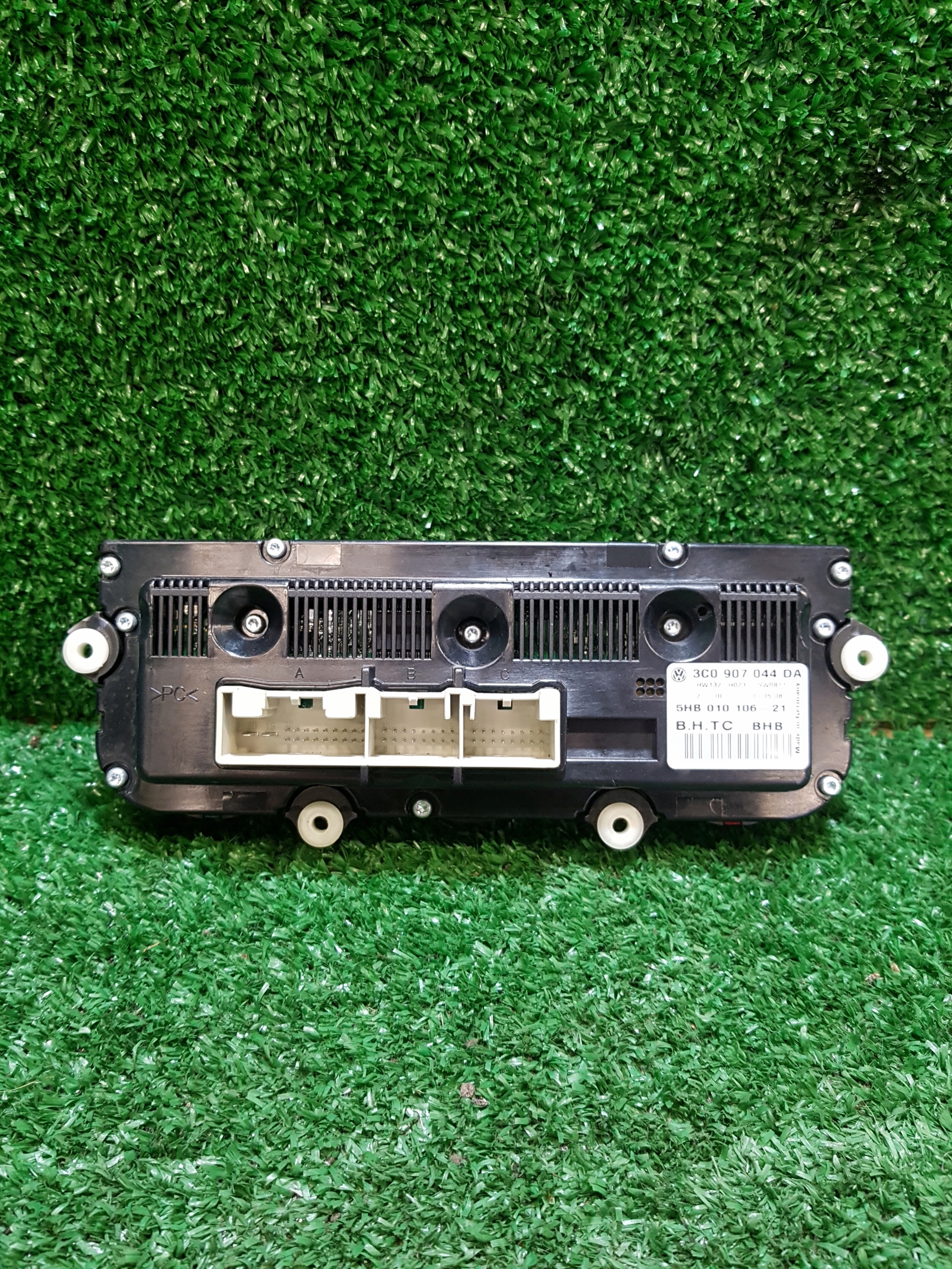 PANEL of the air conditioning VOLKSWAGEN PASSAT B6 3C0907044DA