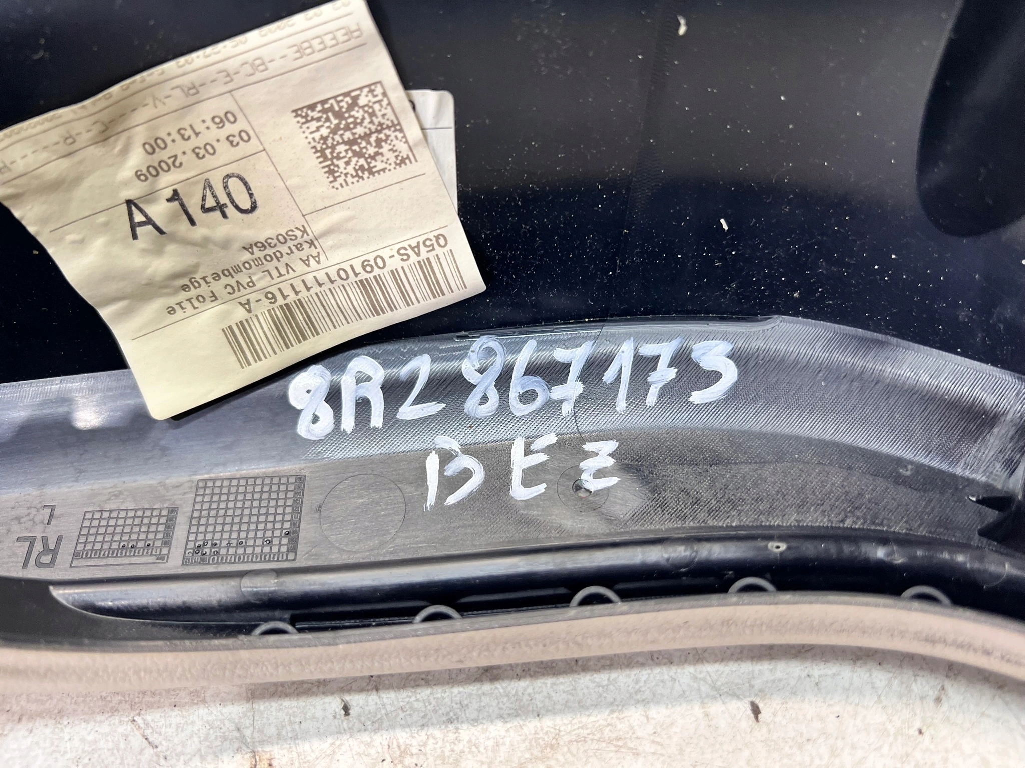 armrest left front AUDI Q5 8R 8R2867173 without