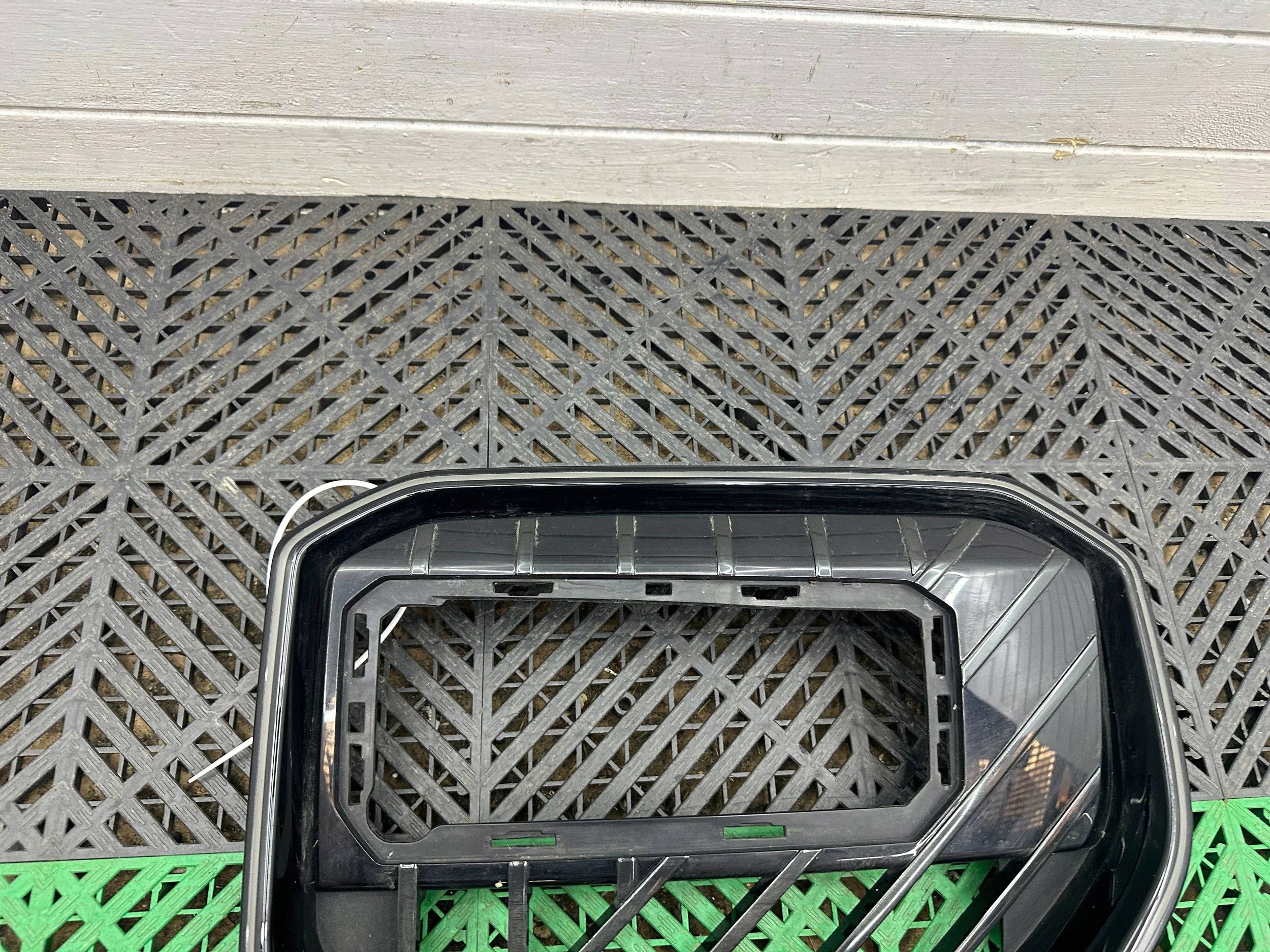 grille radiator (grill) BMW X3 G45 5A37663