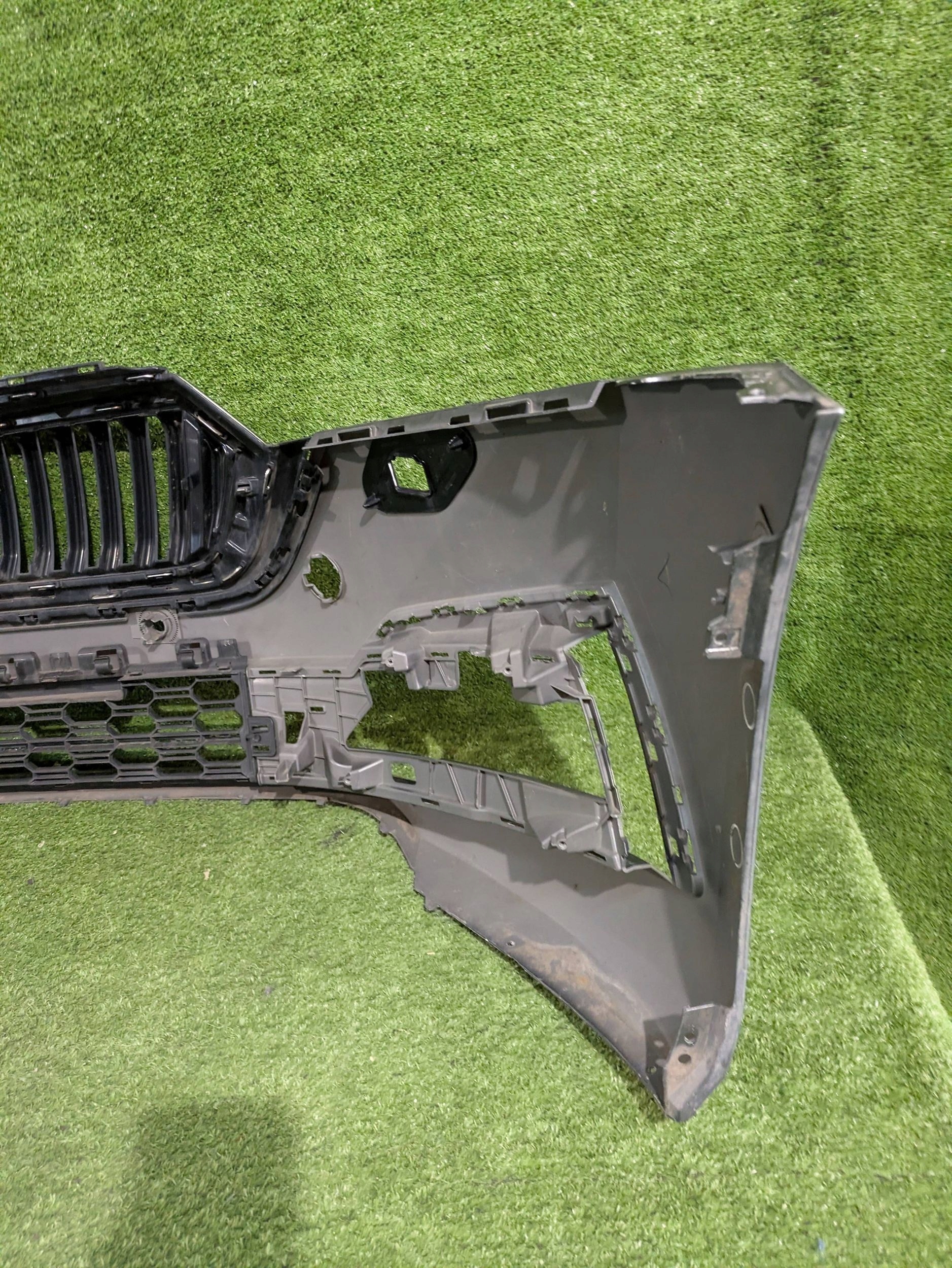 front bumper front SKODA OCTAVIA IV 20- NR.8559