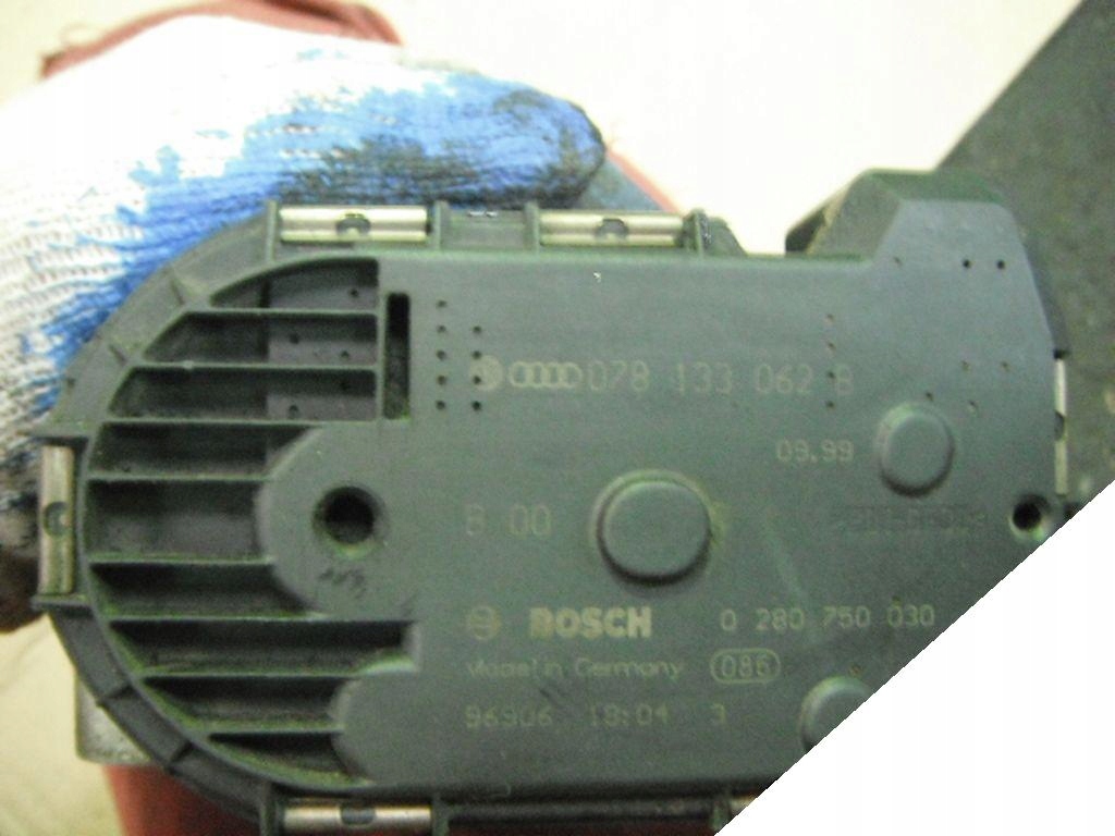 AUDI A4 A6 PASSAT SUPERB PRZEPUSTNICA 0280750030