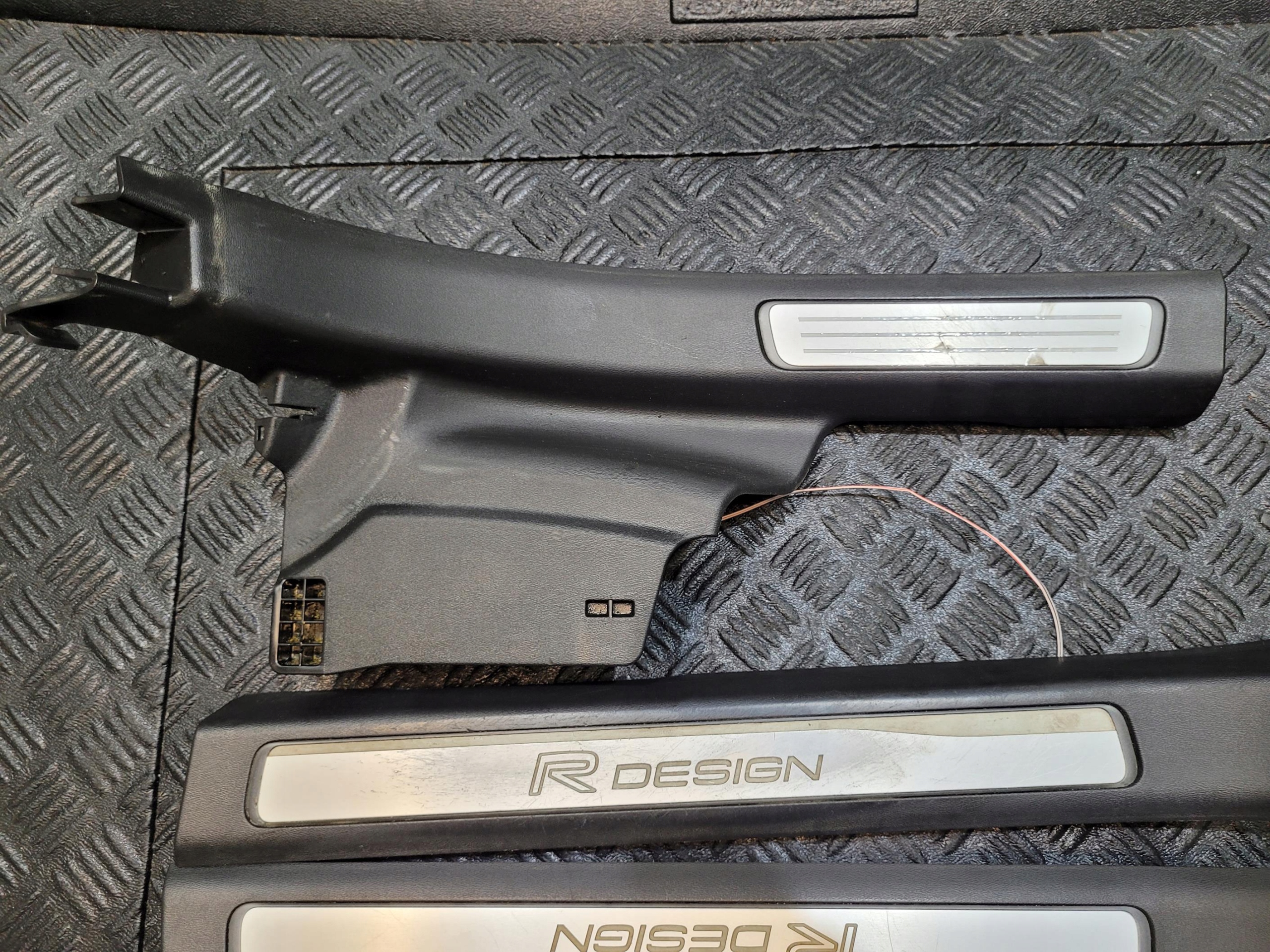 moulding cap threshold LED KOMPLET VOLVO S90 II R-design