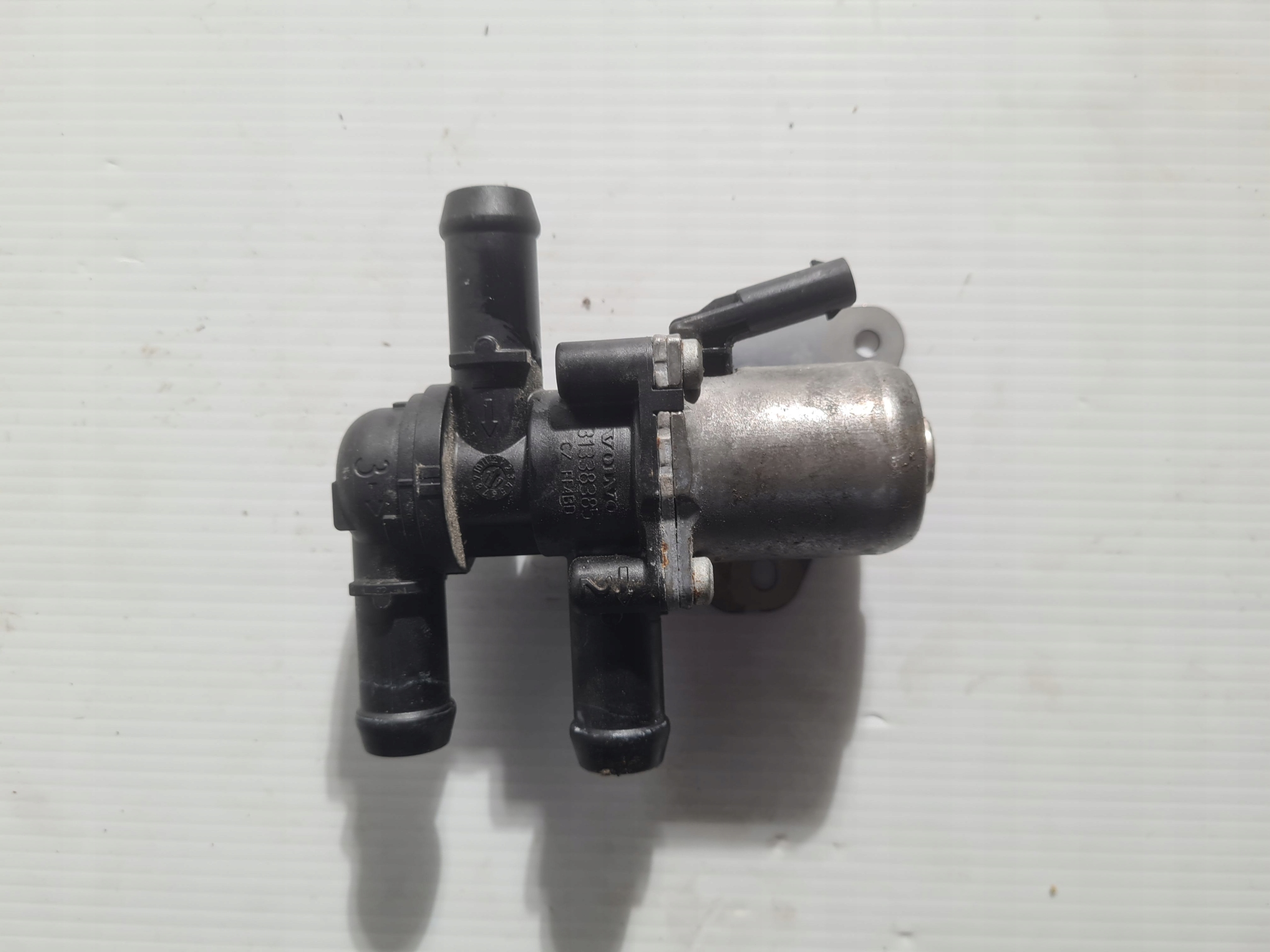 VOLVO XC90 II ВОДЯНОЙ НАСОС 31338385