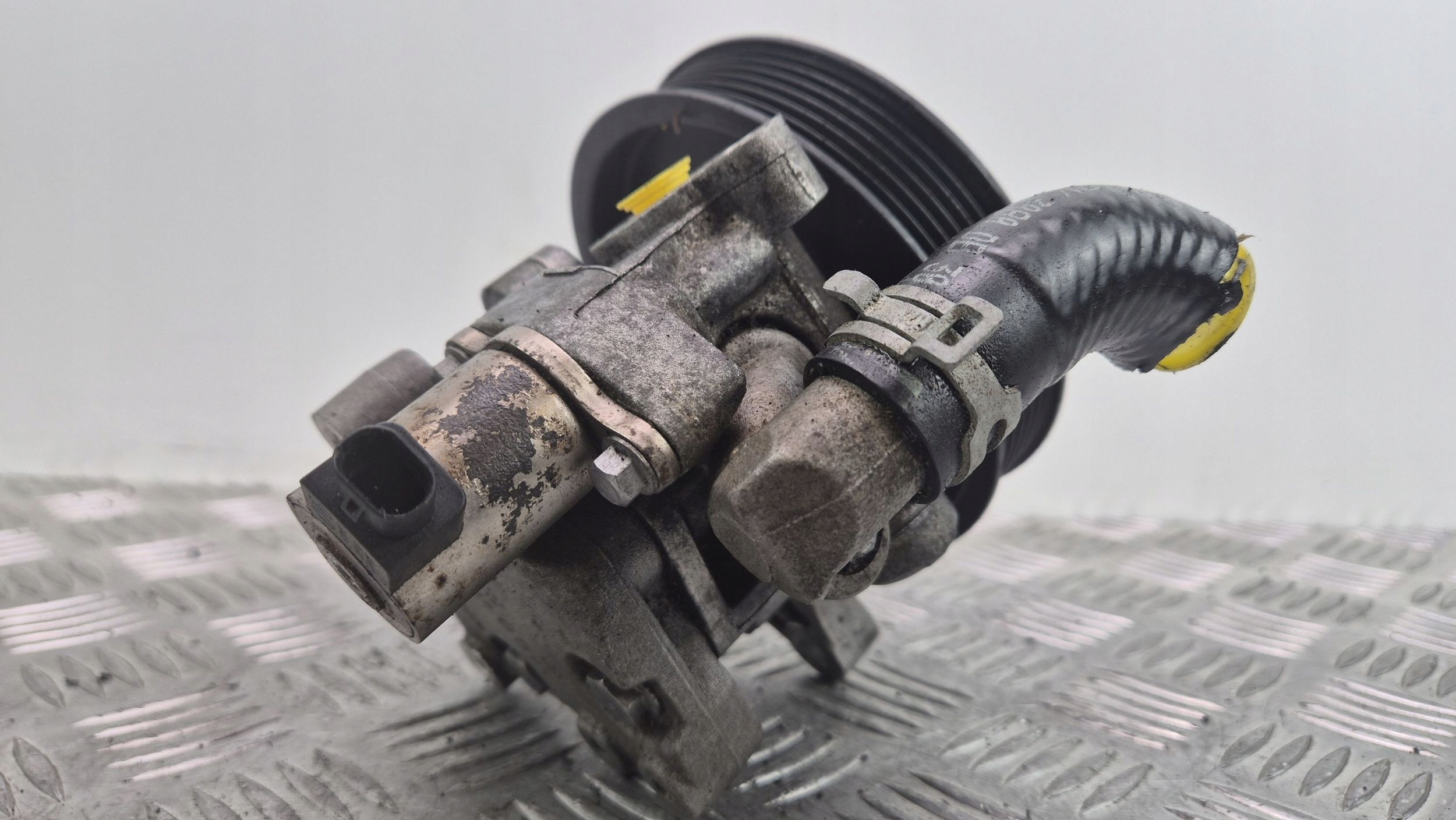 Mercedes E250 CGI W212 servo pump A0064666501