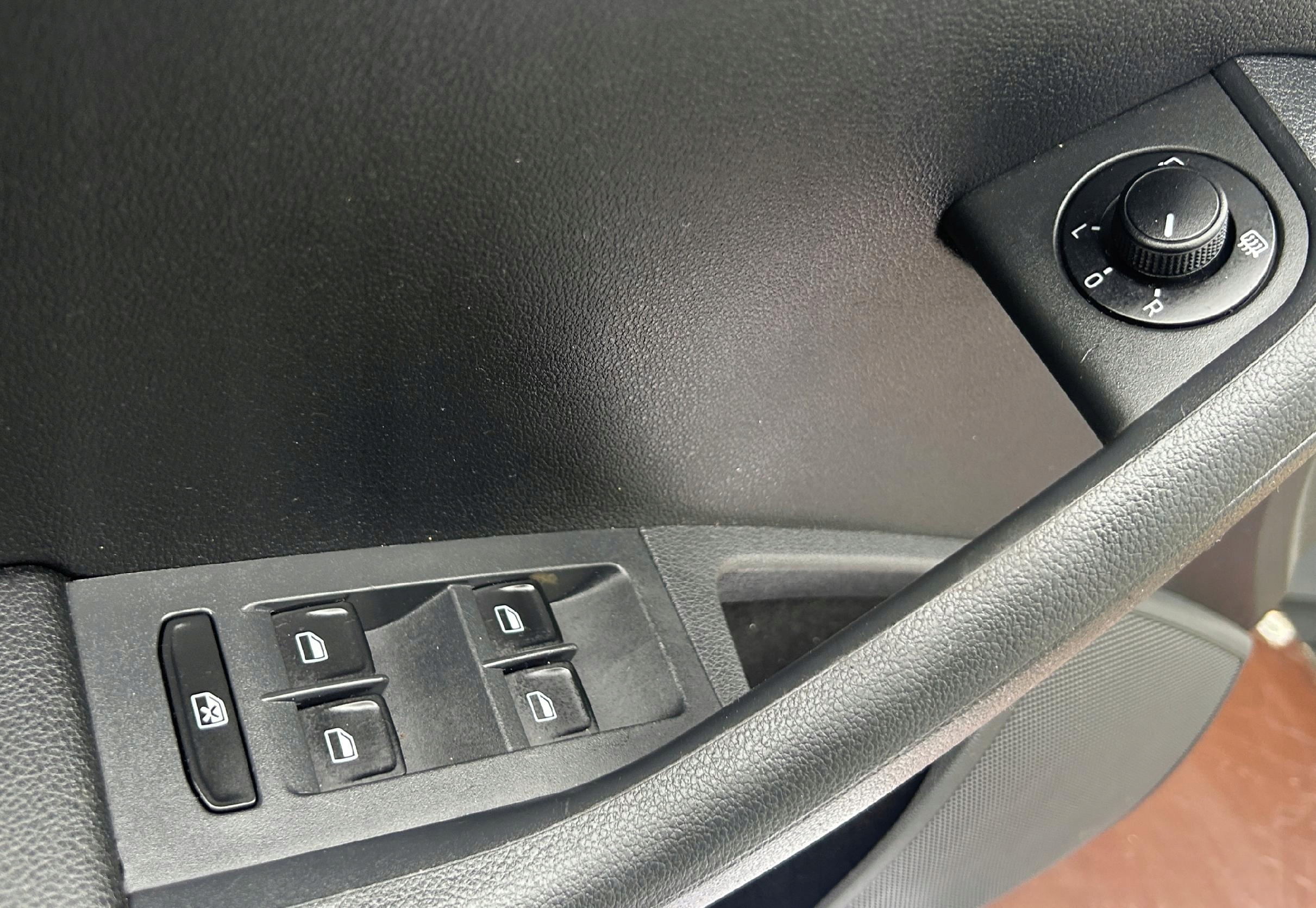 side door left front SKODA OCTAVIA III 12