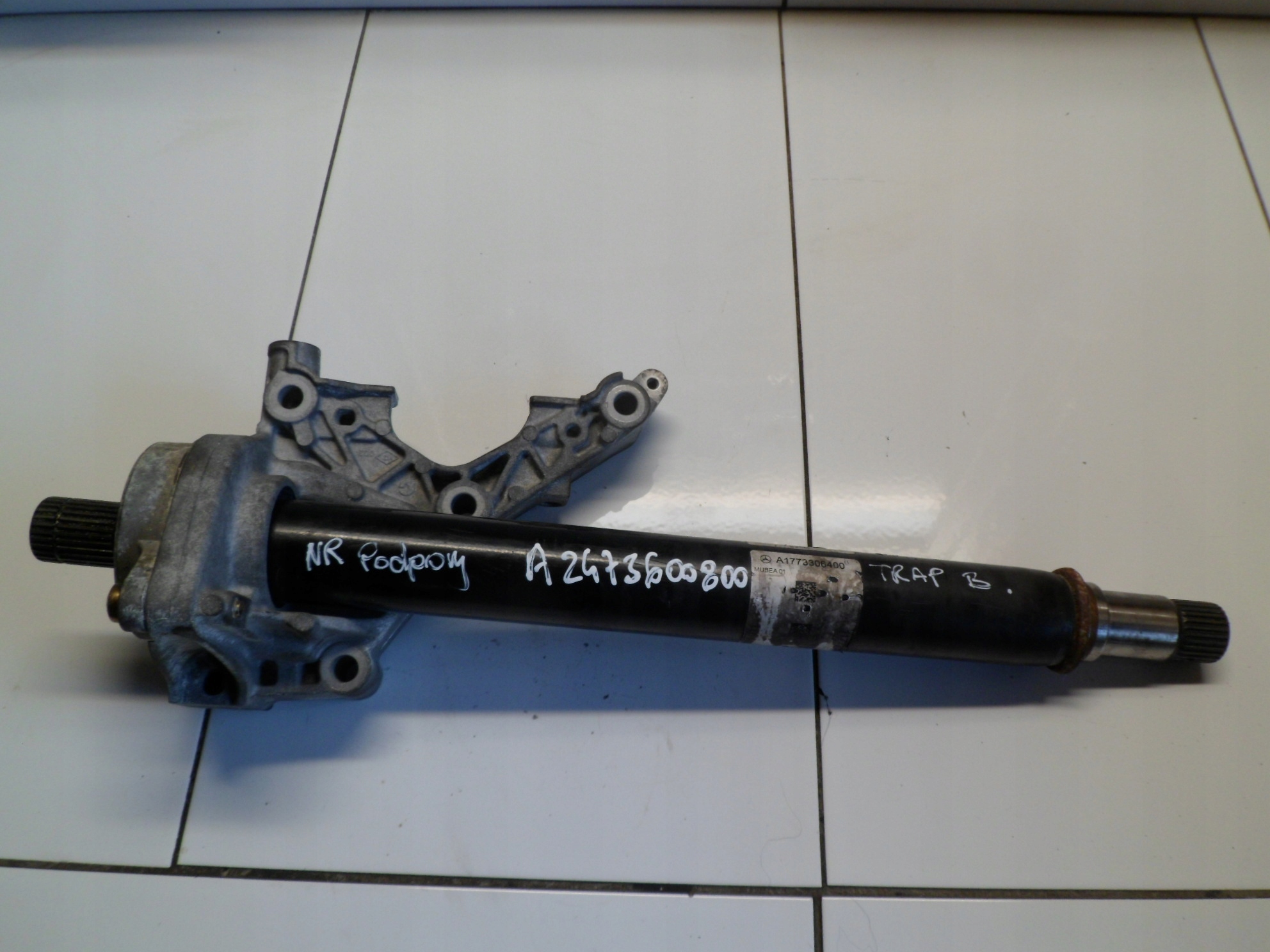 MERCEDES A W177 Support A2473600800 Demi axe A1773306400