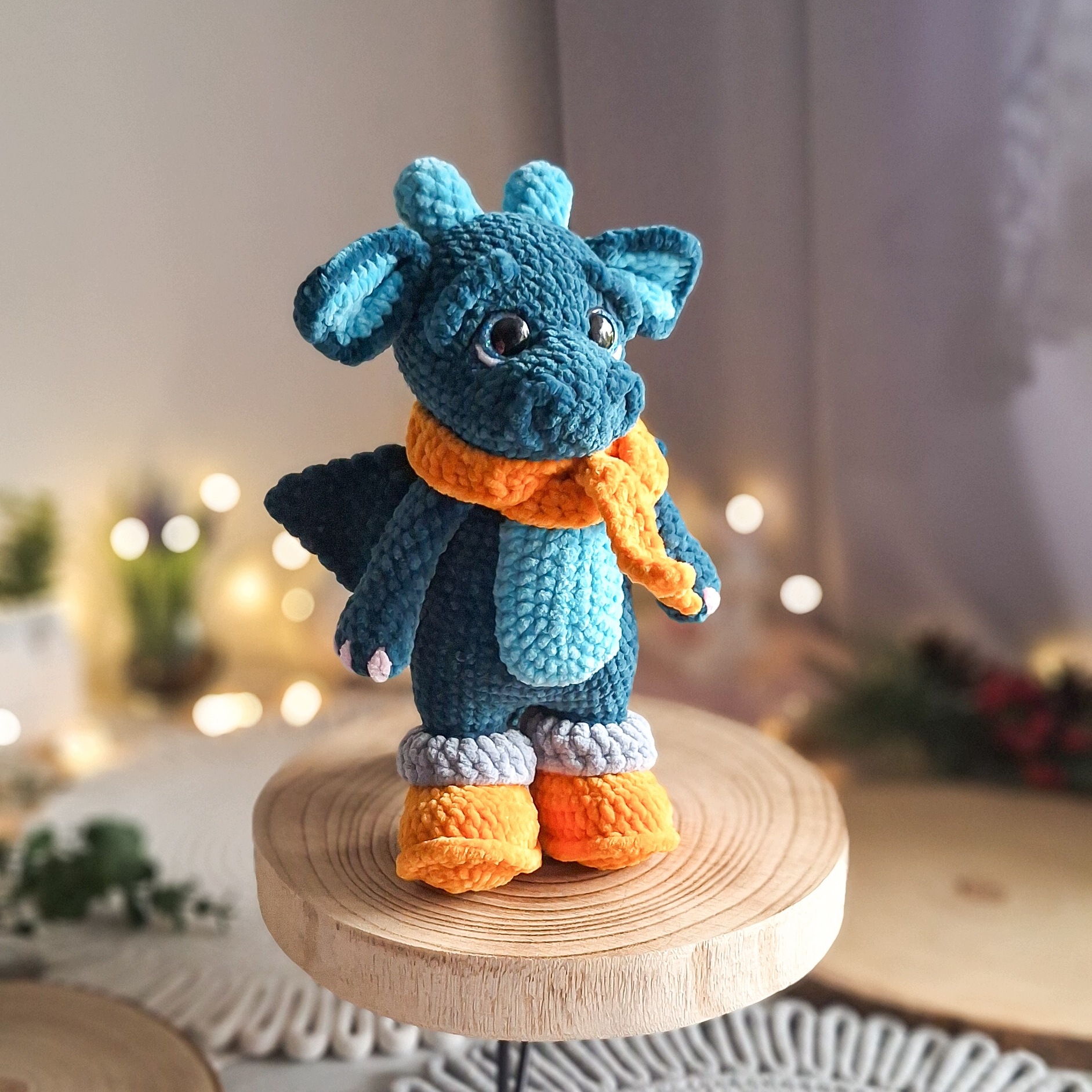 Ručně háčkovaný plyšový drak 28 cm Ručně vyrobený dárek Amigurumi