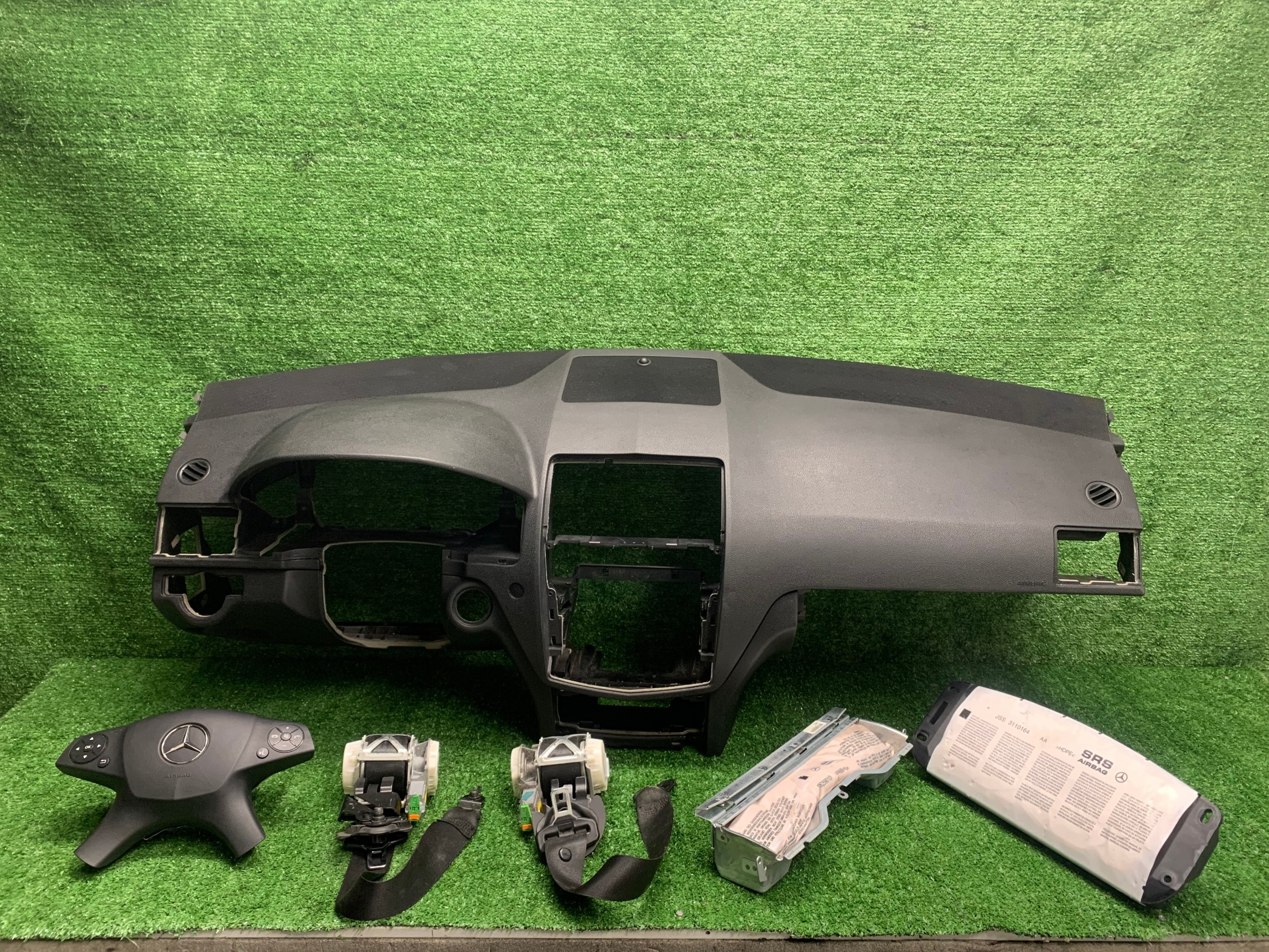 dashboard instrument panel console cockpit PULPIT MERCEDES W204 C KLASA original KPL