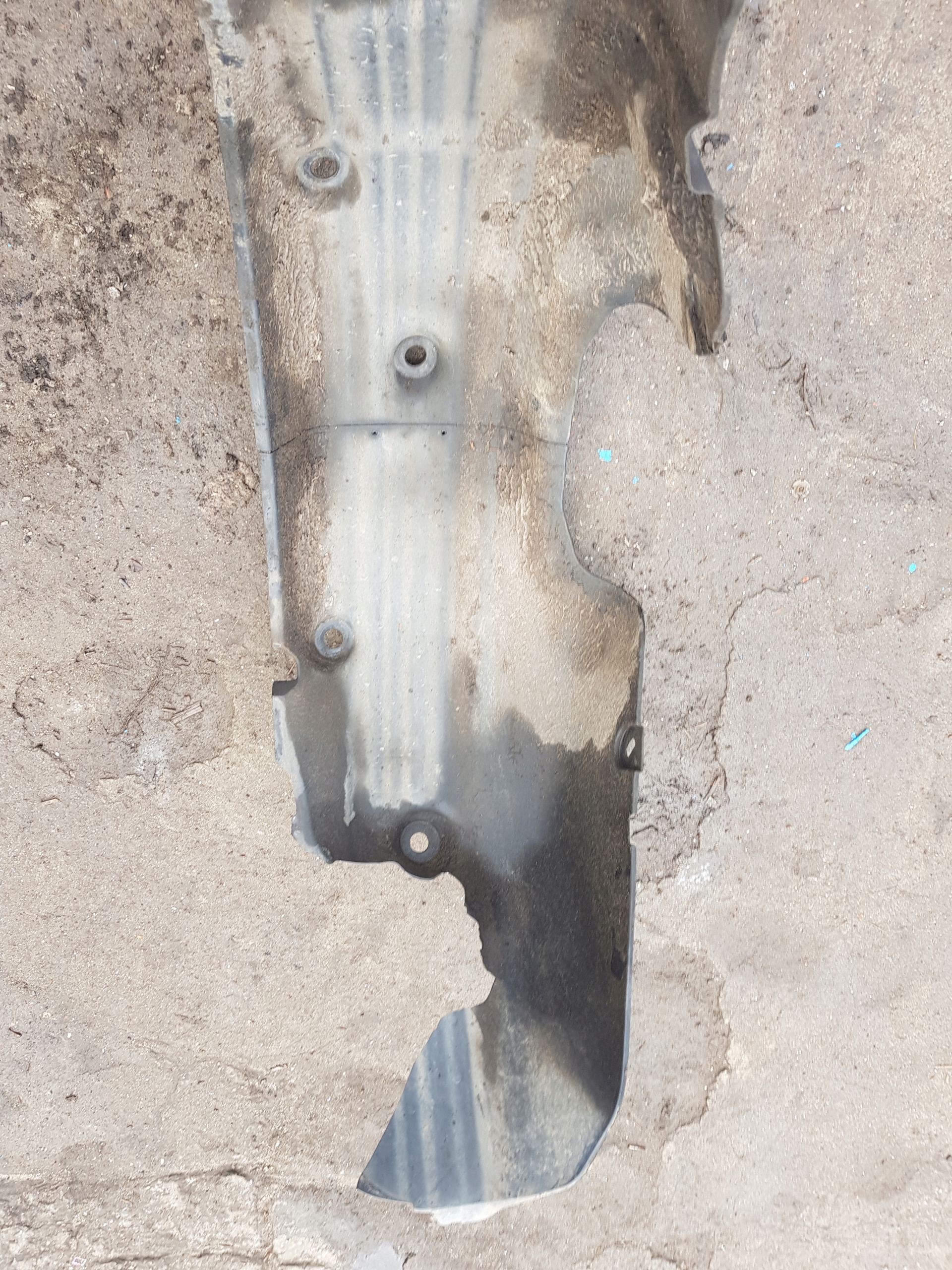 HYUNDAI IX35 mudguard right rear part damaged 2011-13R