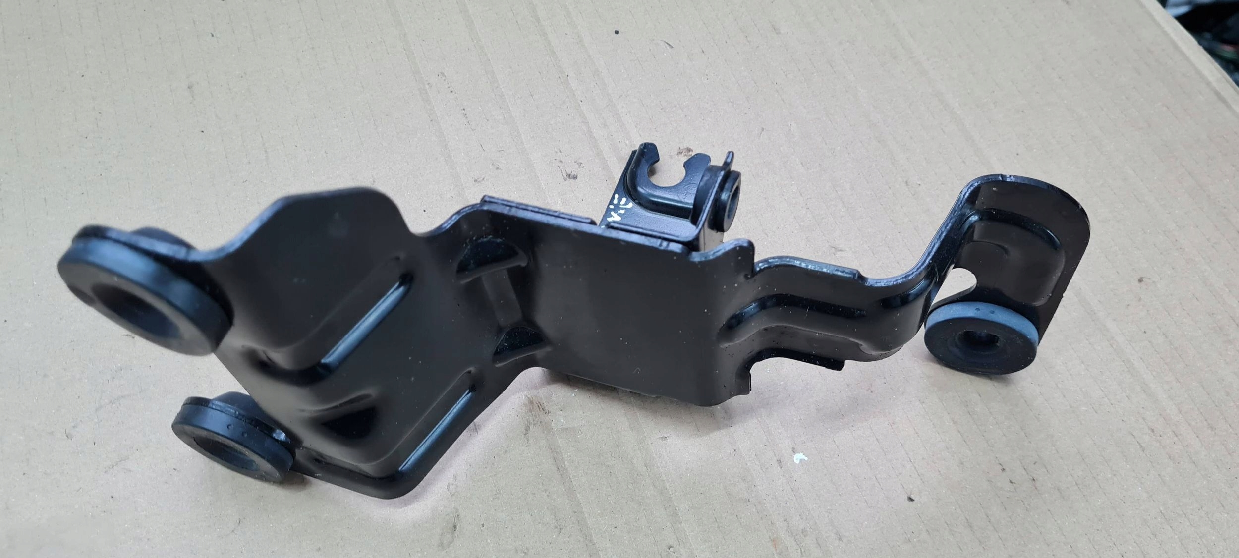 Chrysler Pacifica 2022 bracket holder POMPY ABS hook