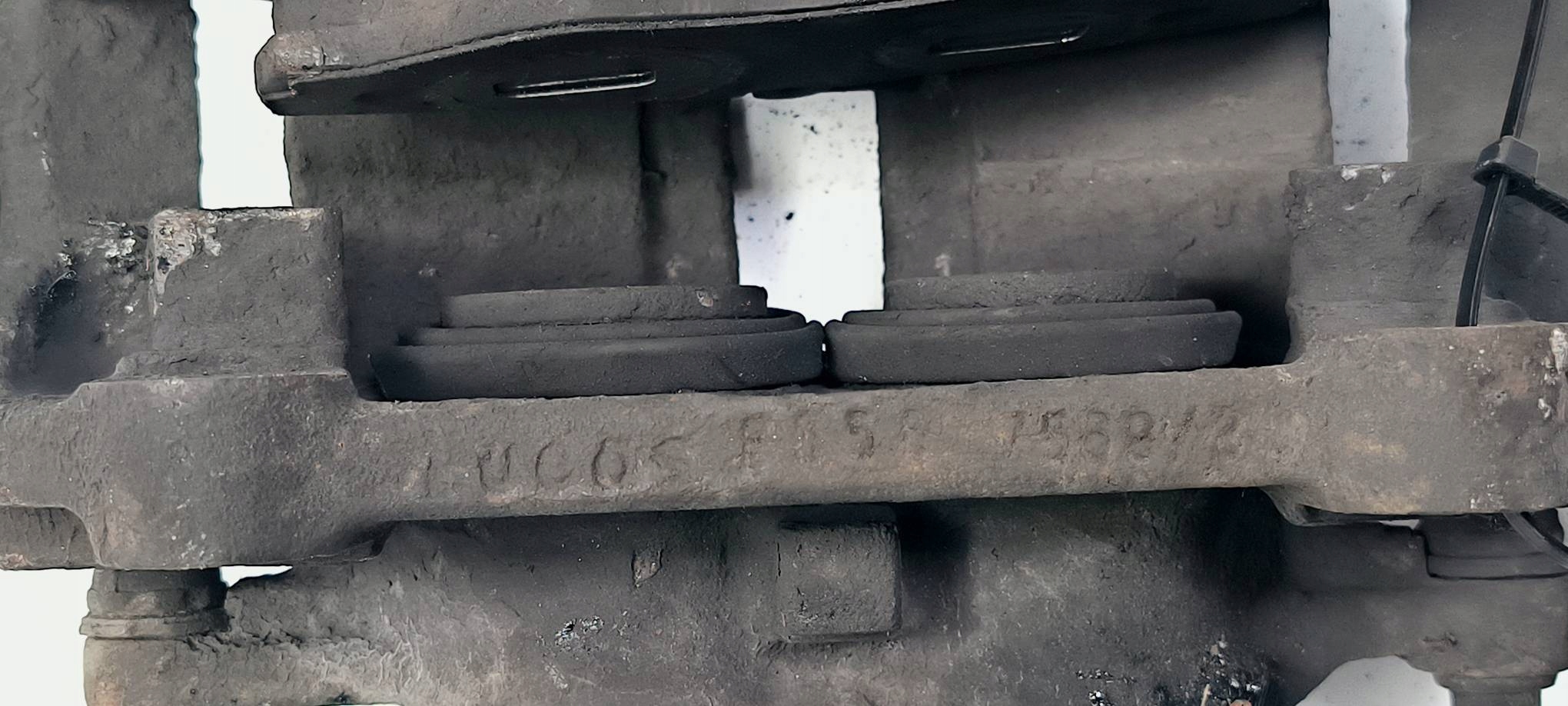 caliper brake front right 2.5 OPEL VIVARO II