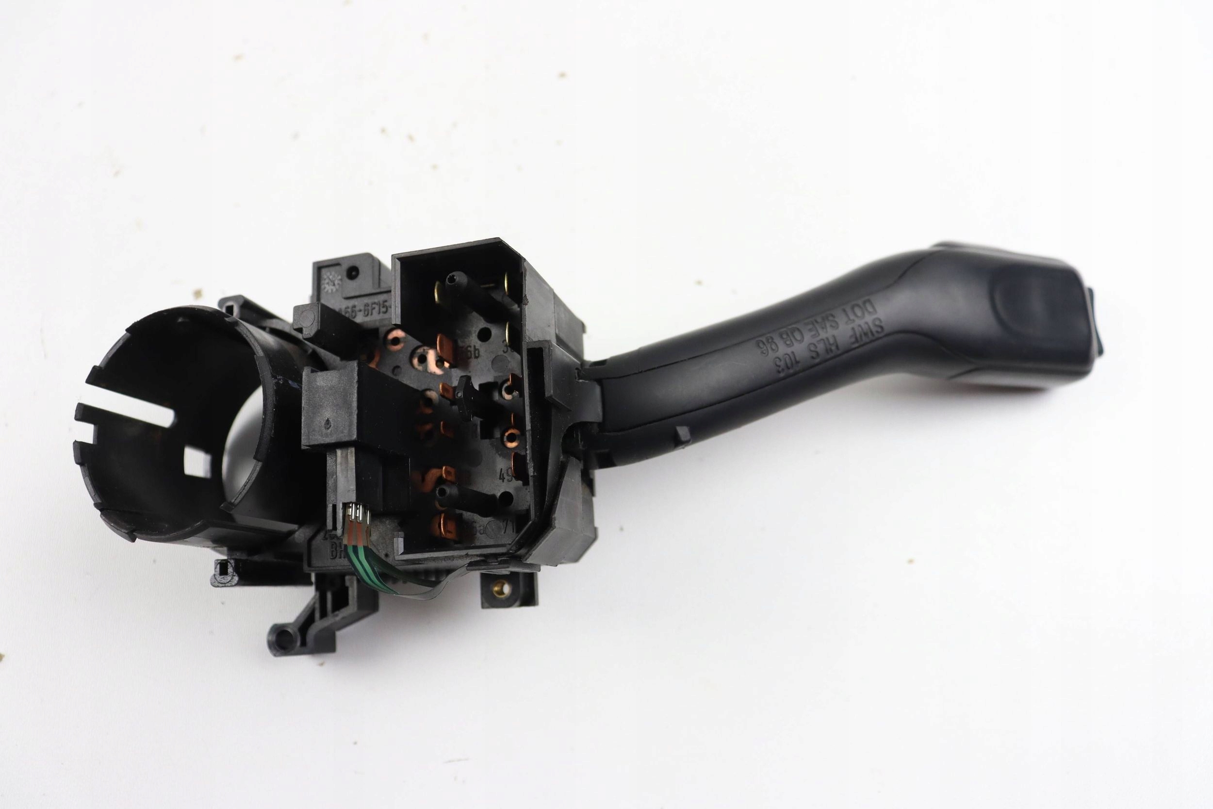 VW PASSAT B5 GOLF IV BORA Bouton Indicateurs de direction MANETKA 8L0953513J