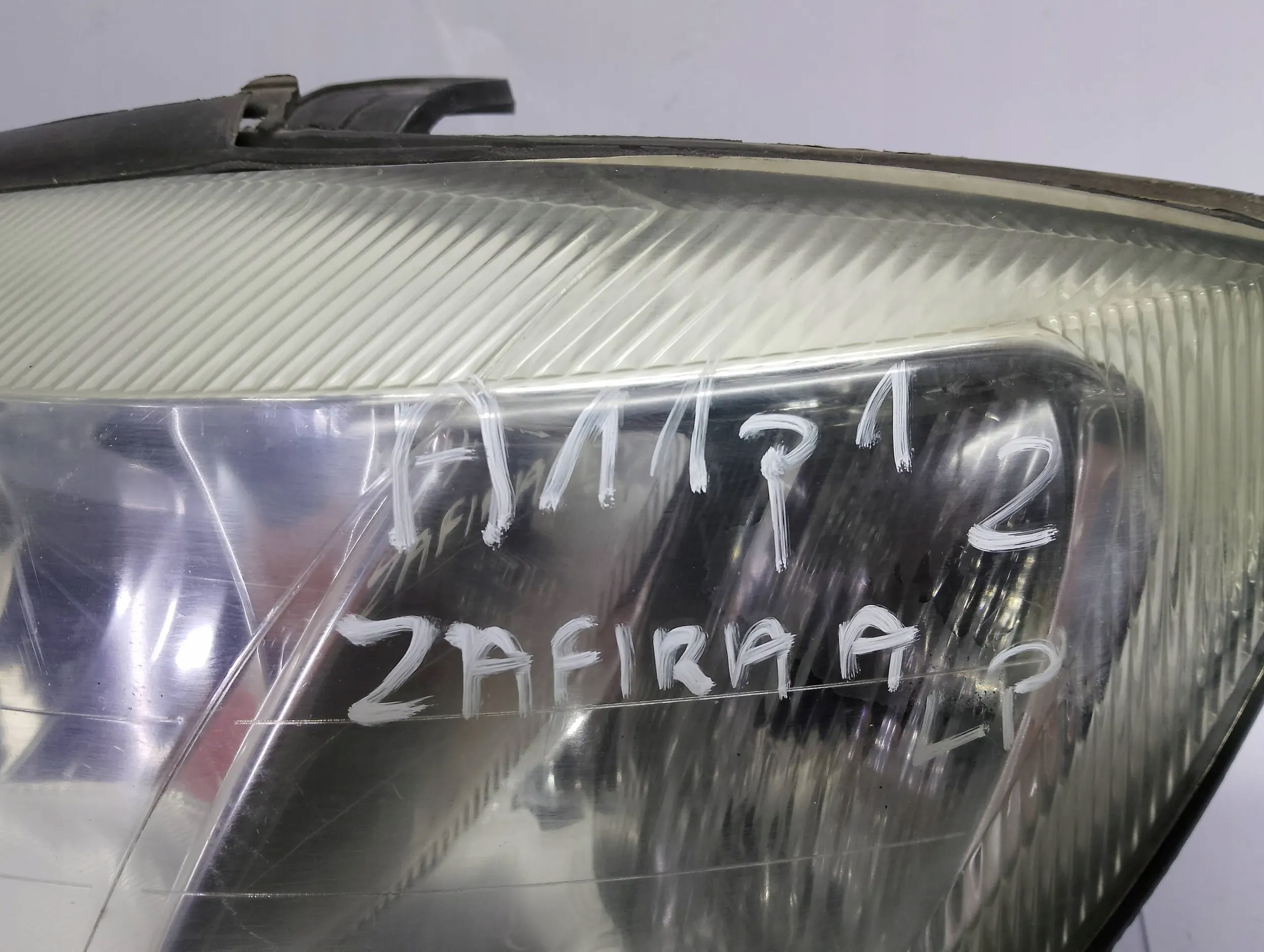 Opel Zafira A 2001 lights front 24469463